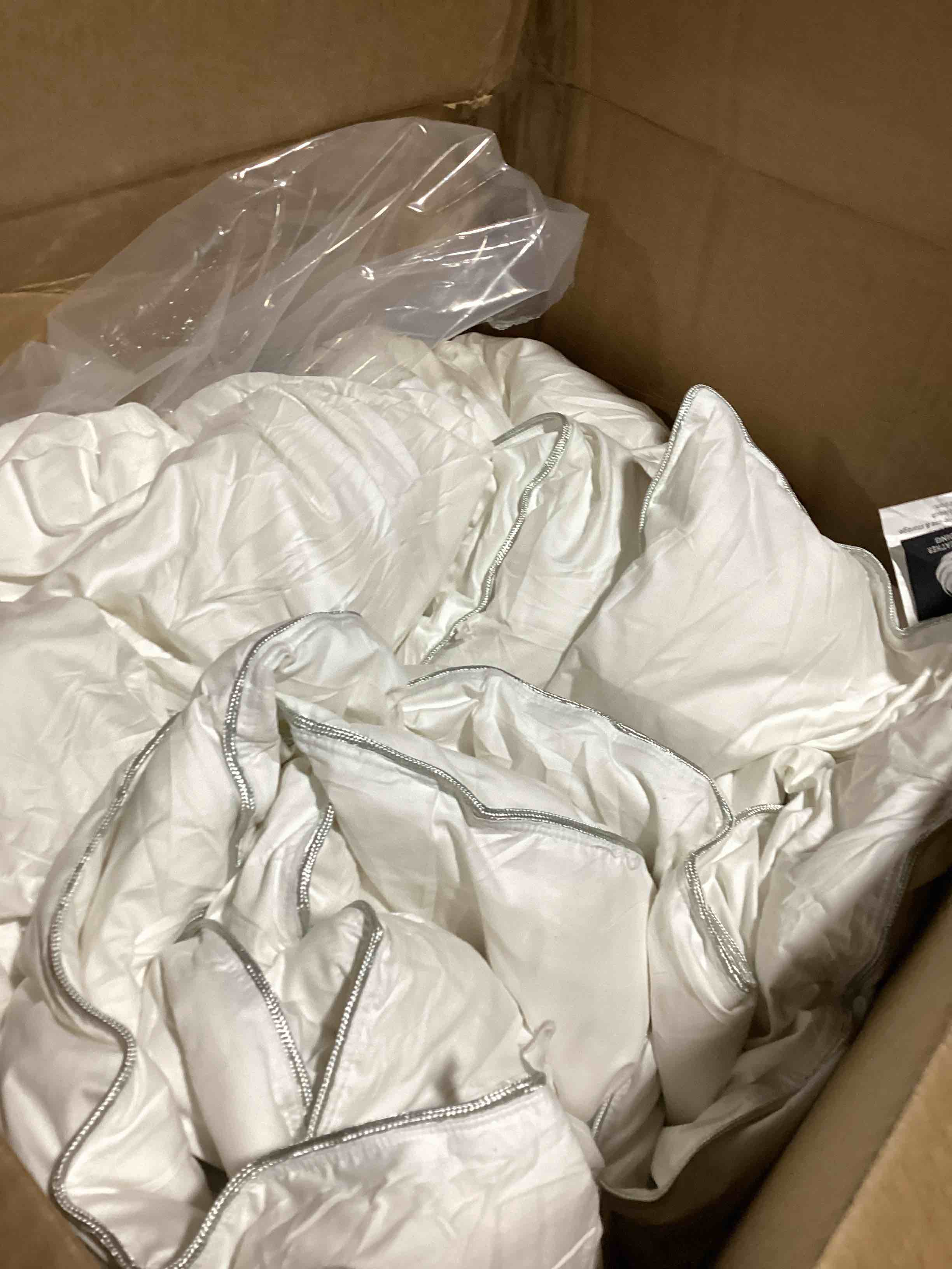 https://s3.amazonaws.com/lotting-images-prod/bidfta/PPE2283443_1749480008983.jpeg