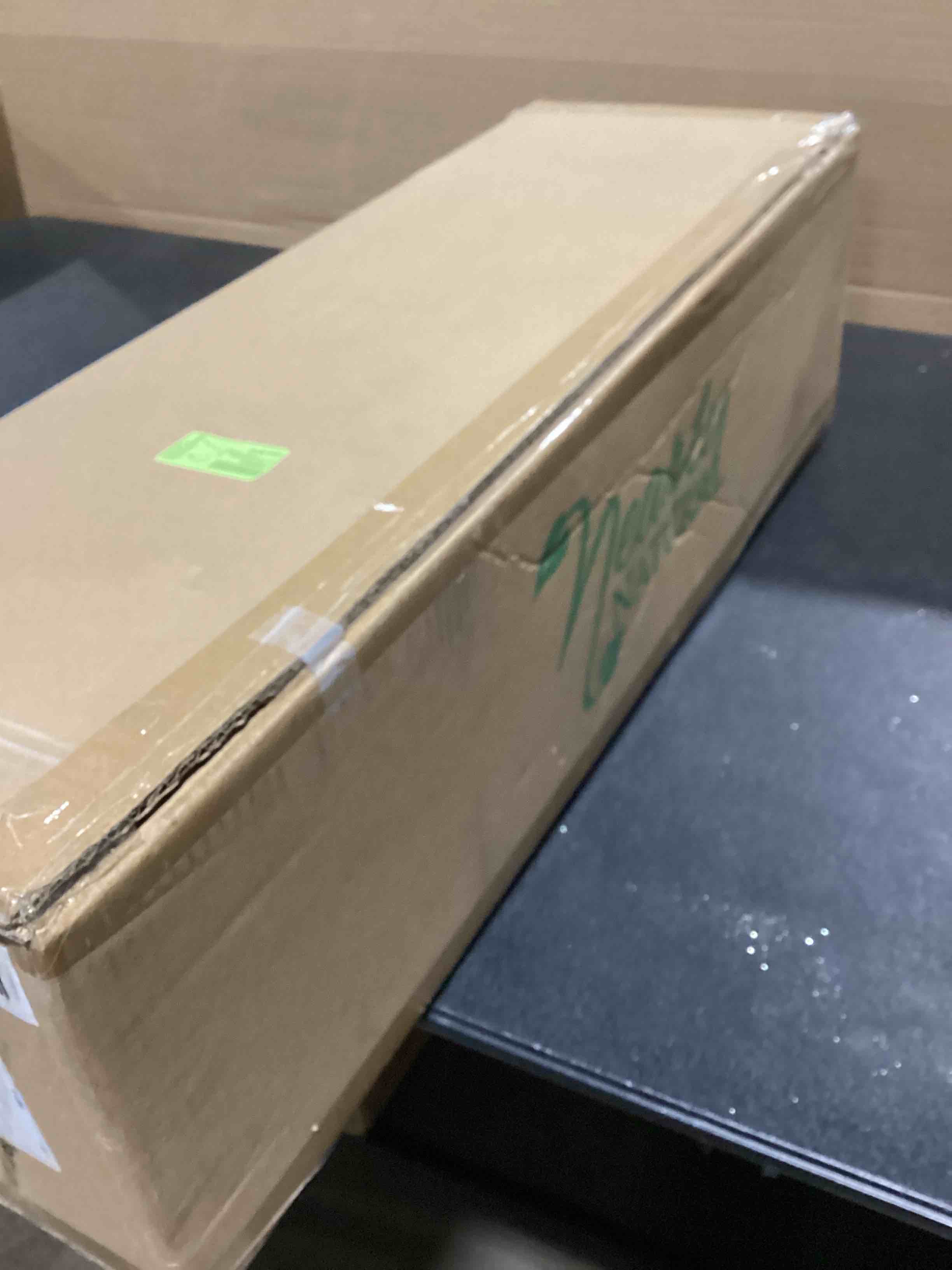 https://s3.amazonaws.com/lotting-images-prod/bidfta/PPE2283895_1749730656419.jpeg