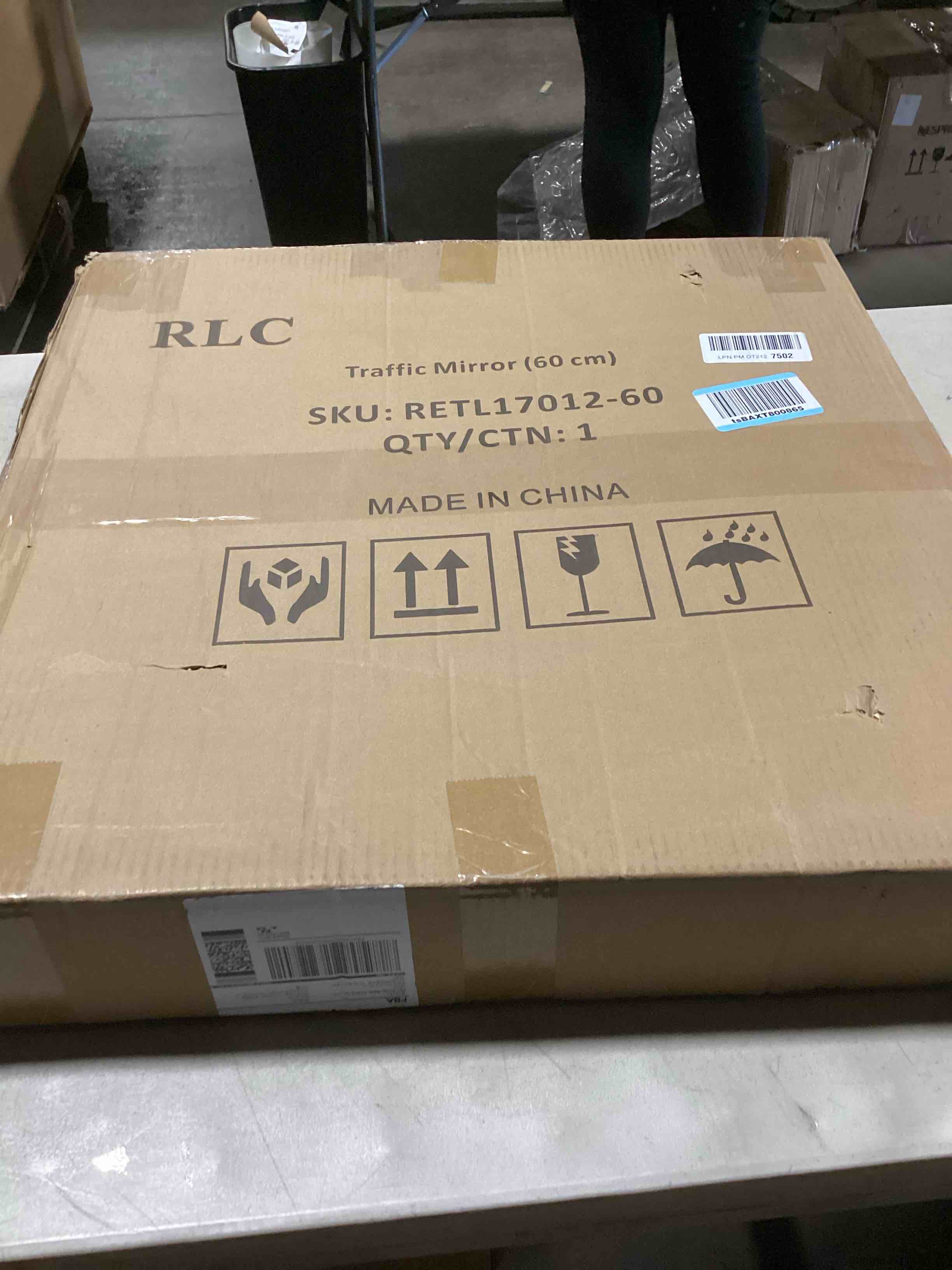 https://s3.amazonaws.com/lotting-images-prod/bidfta/PPE2285139_1747059766554.jpeg