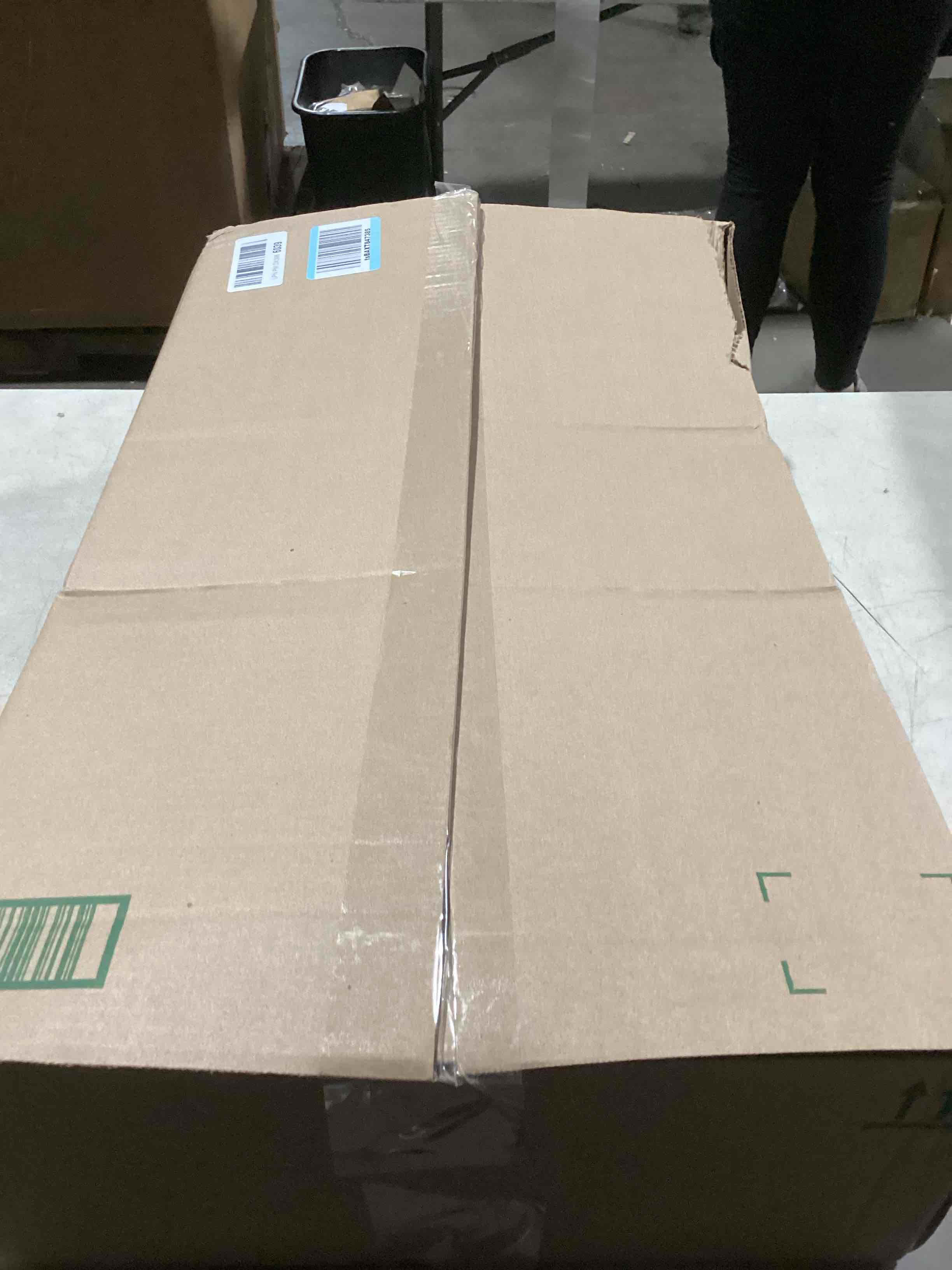 https://s3.amazonaws.com/lotting-images-prod/bidfta/PPE2285147_1747065080612.jpeg