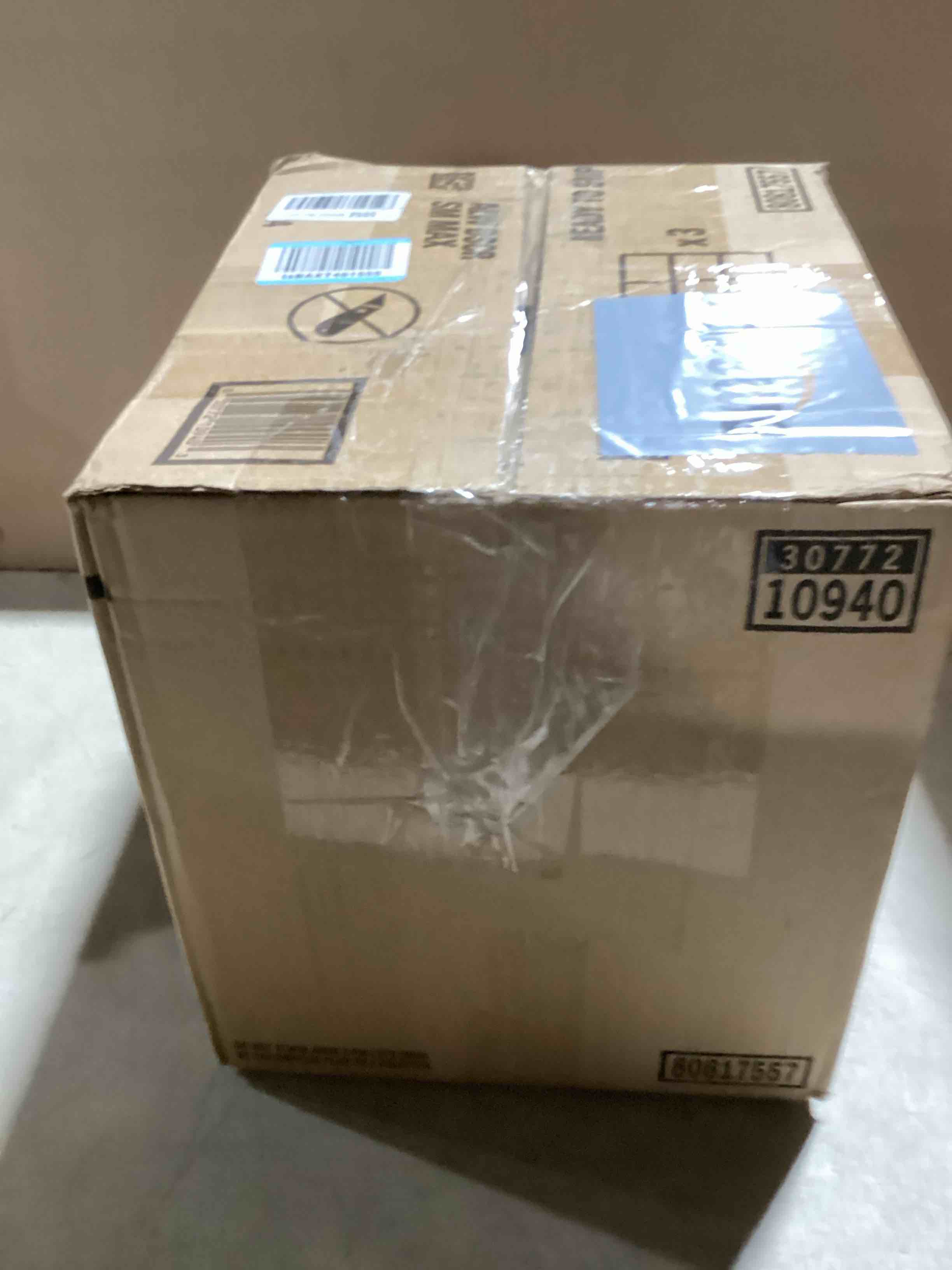 https://s3.amazonaws.com/lotting-images-prod/bidfta/PPE2285827_1747938763887.jpeg