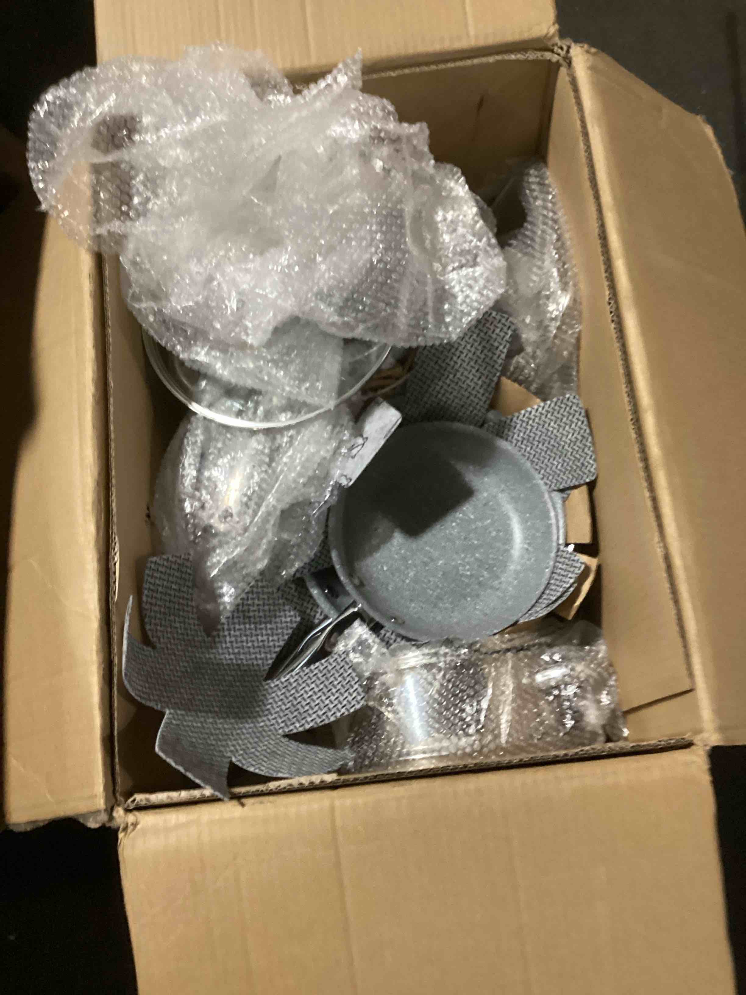 https://s3.amazonaws.com/lotting-images-prod/bidfta/PPE2286789_1749131178379.jpeg