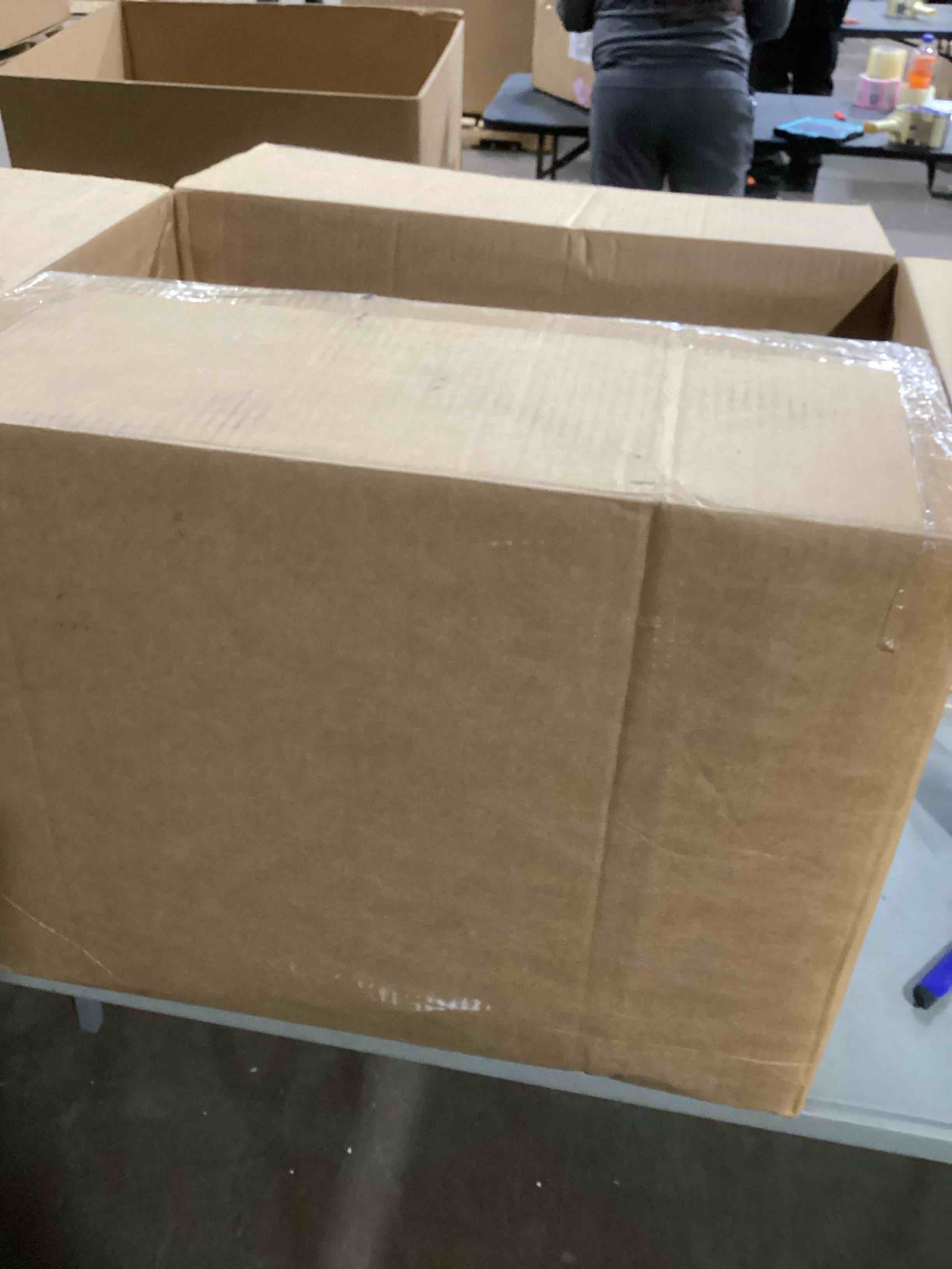 https://s3.amazonaws.com/lotting-images-prod/bidfta/PPE2287024_1742991769590.jpeg