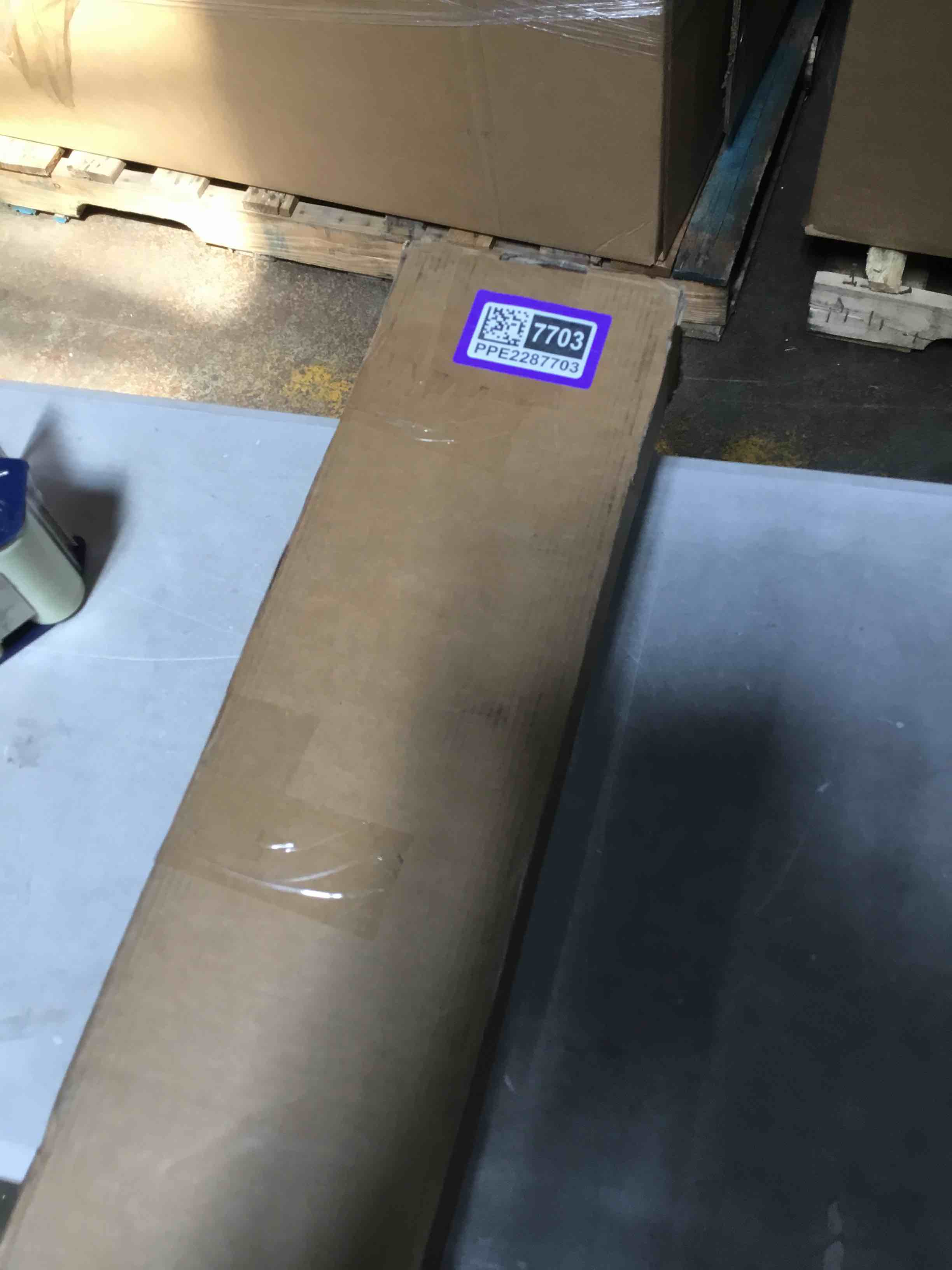 https://s3.amazonaws.com/lotting-images-prod/bidfta/PPE2287703_1744132500960.jpeg