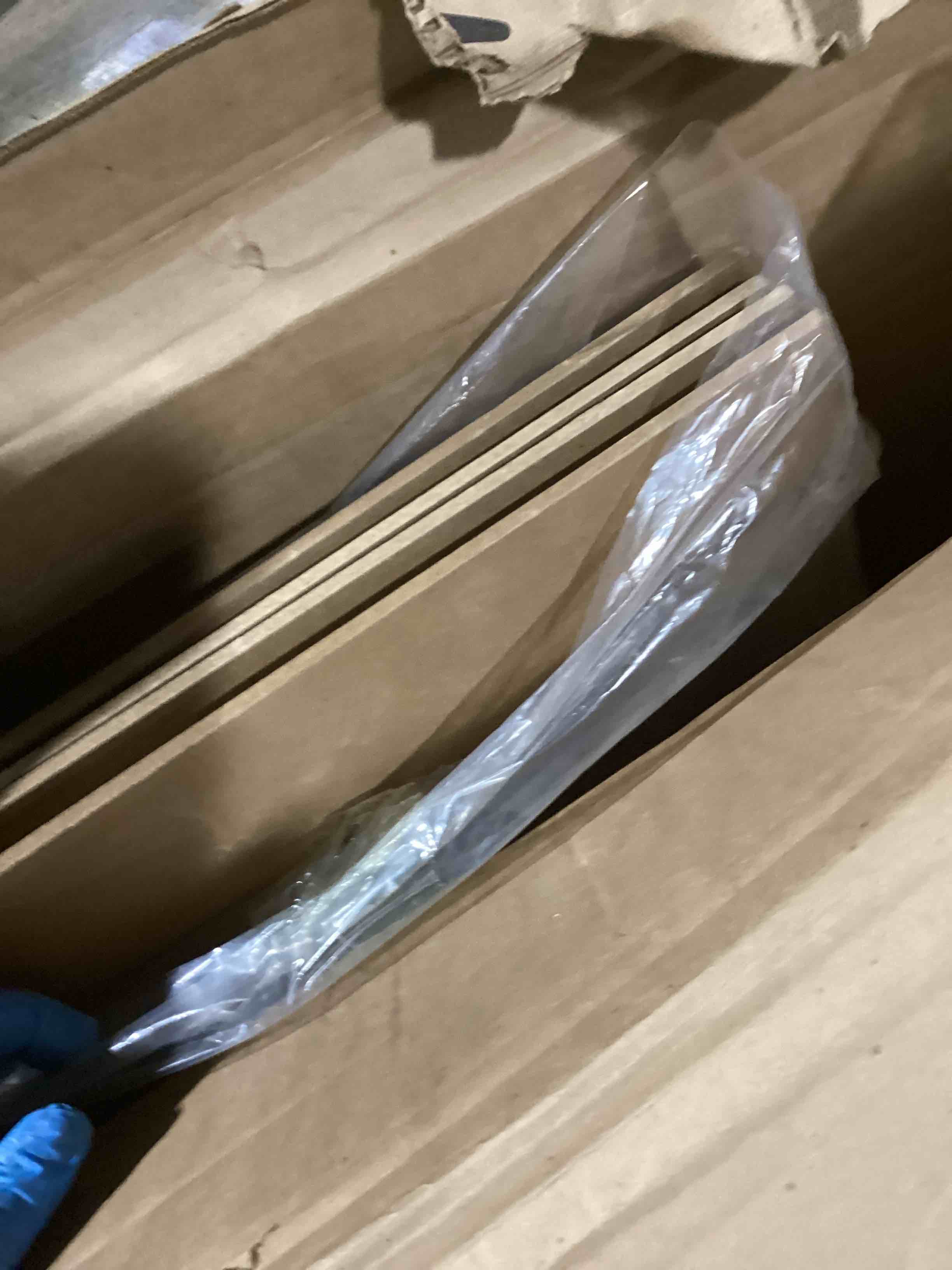 https://s3.amazonaws.com/lotting-images-prod/bidfta/PPE2288444_1745234775648.jpeg