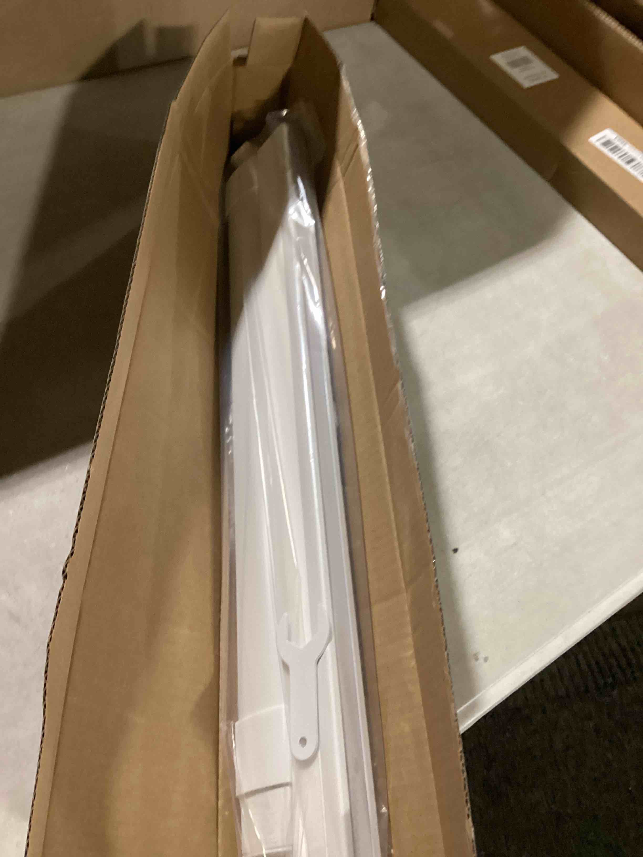https://s3.amazonaws.com/lotting-images-prod/bidfta/PPE2289352_1752519324561.jpeg