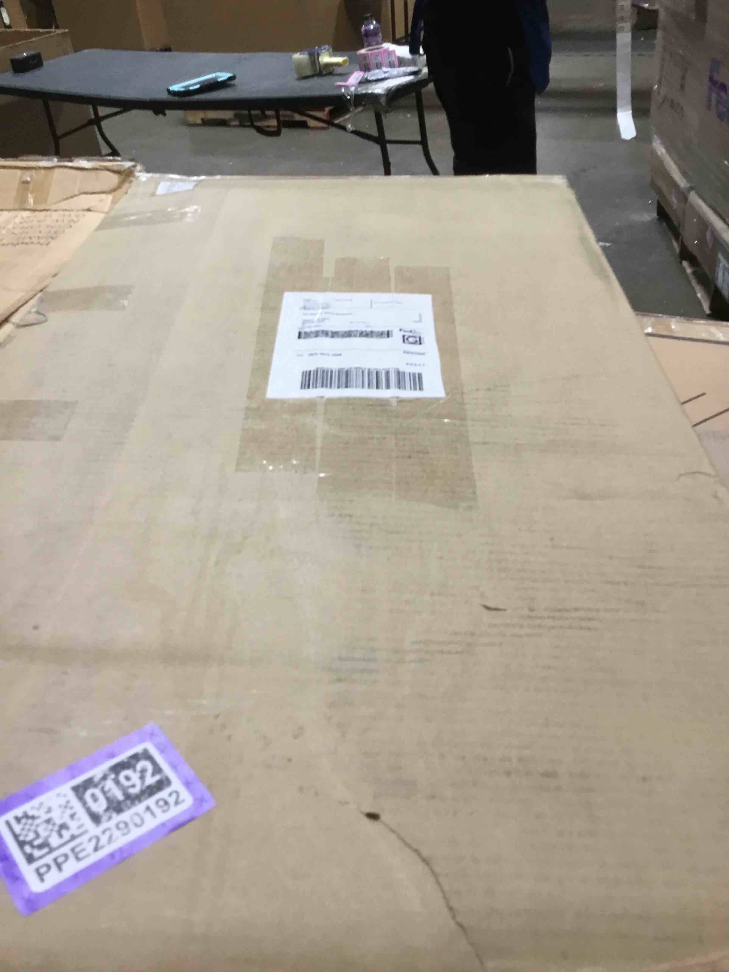 https://s3.amazonaws.com/lotting-images-prod/bidfta/PPE2290192_1743443598361.jpeg