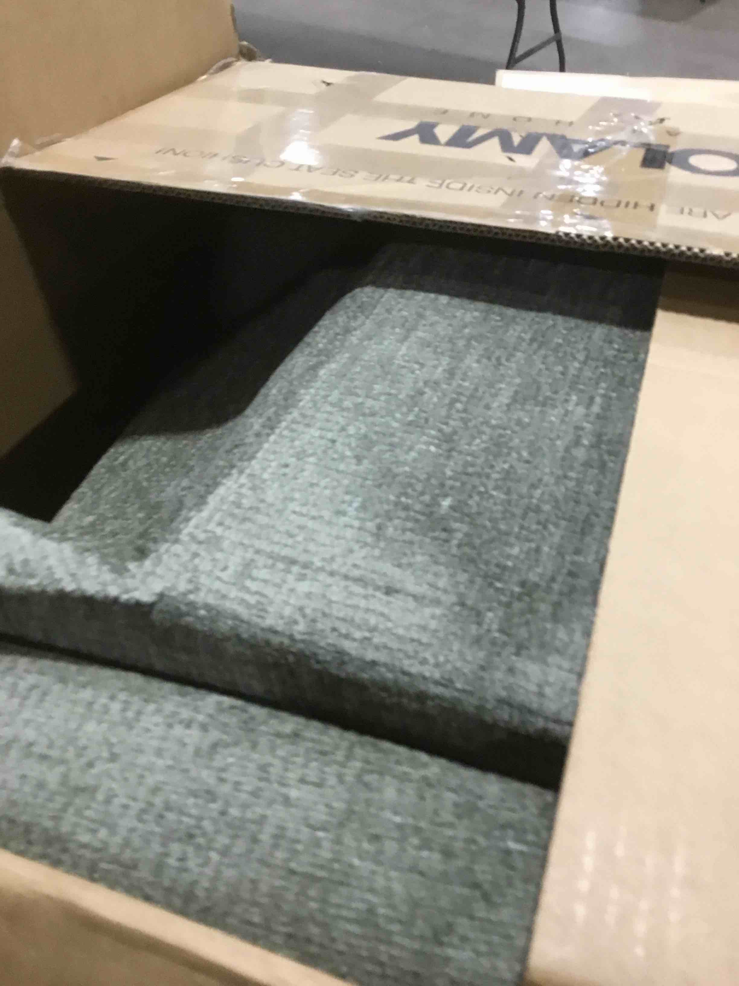 https://s3.amazonaws.com/lotting-images-prod/bidfta/PPE2290282_1743601001386.jpeg