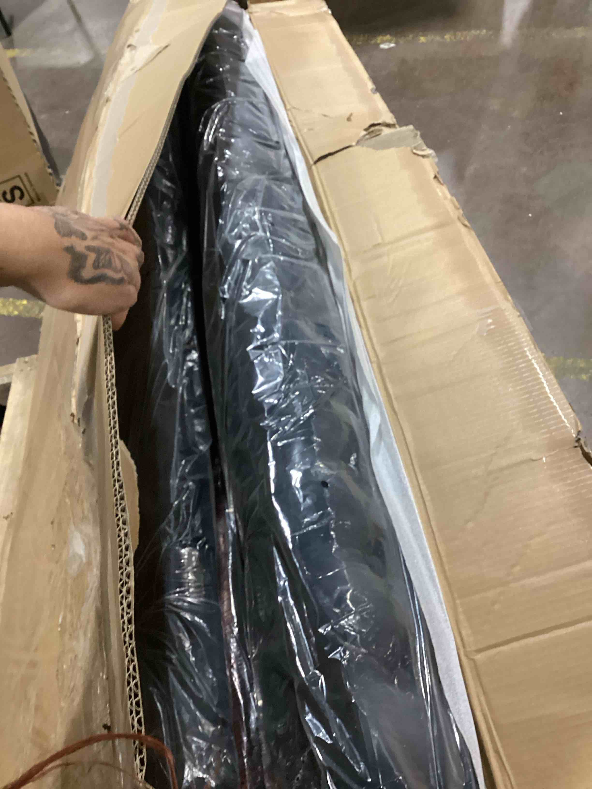 https://s3.amazonaws.com/lotting-images-prod/bidfta/PPE2290462_1743770448555.jpeg