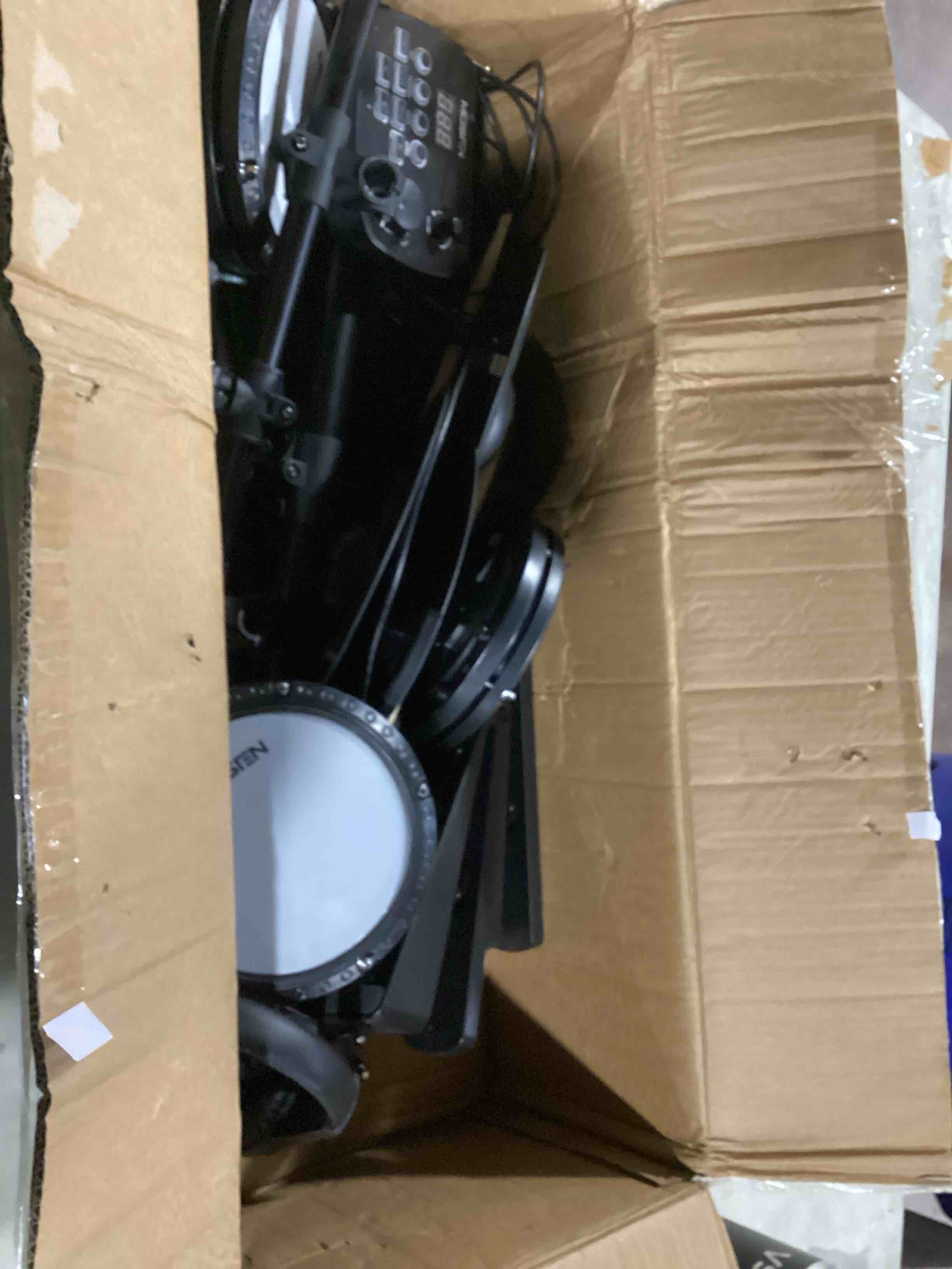https://s3.amazonaws.com/lotting-images-prod/bidfta/PPE2290550_1744025497904.jpeg