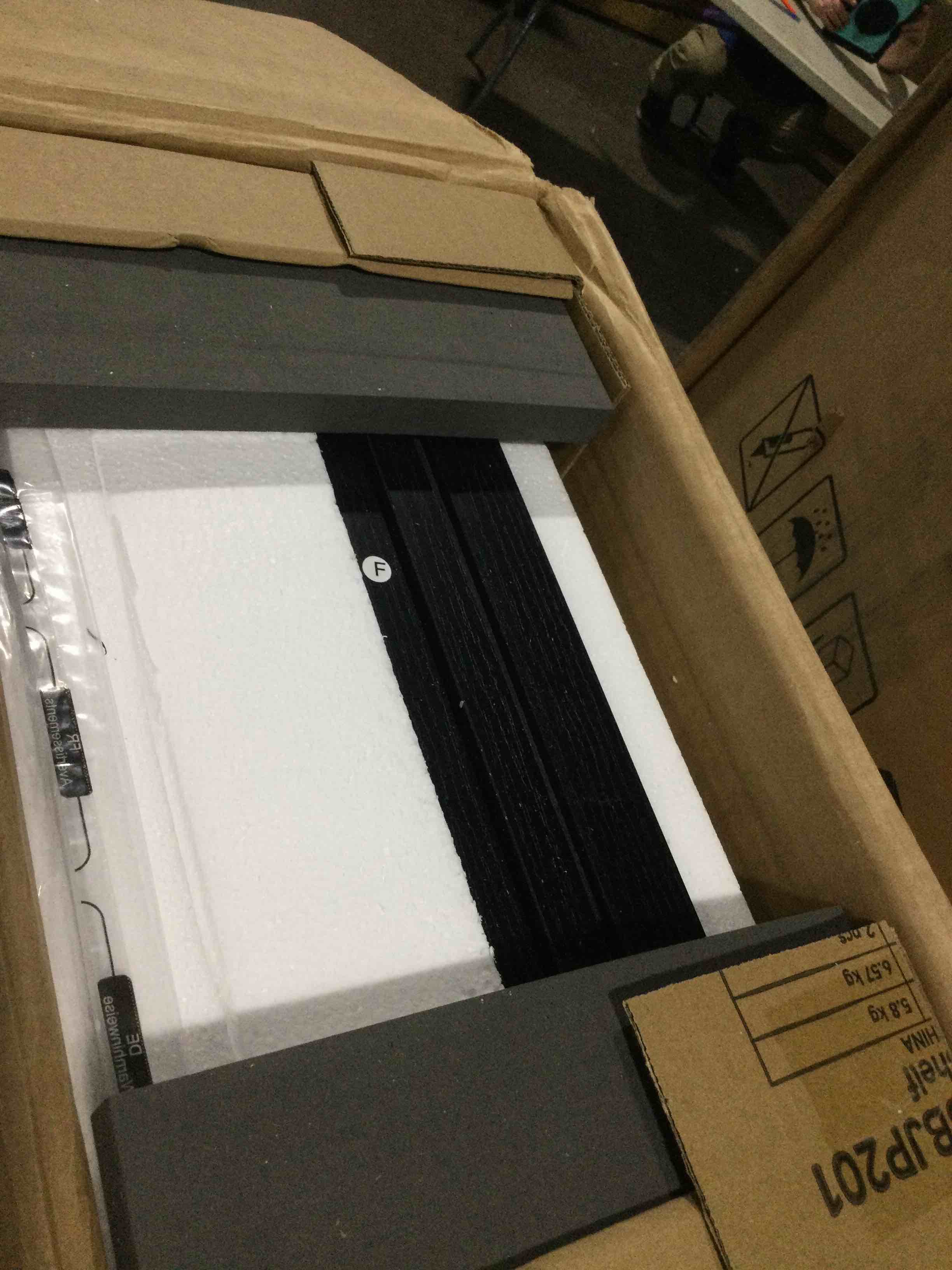 https://s3.amazonaws.com/lotting-images-prod/bidfta/PPE2291428_1745513490547.jpeg