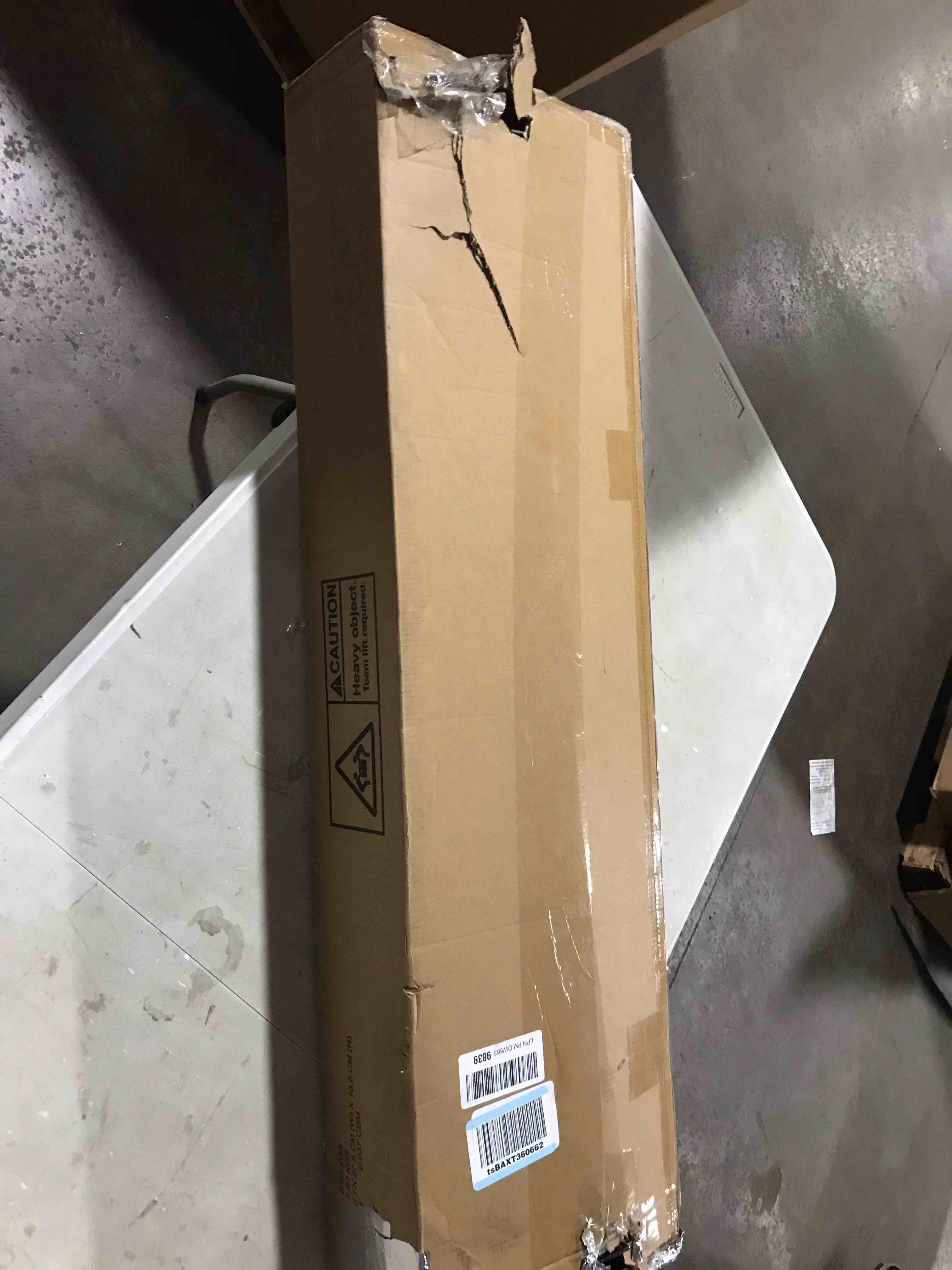 https://s3.amazonaws.com/lotting-images-prod/bidfta/PPE2291438_1745839115319.jpeg