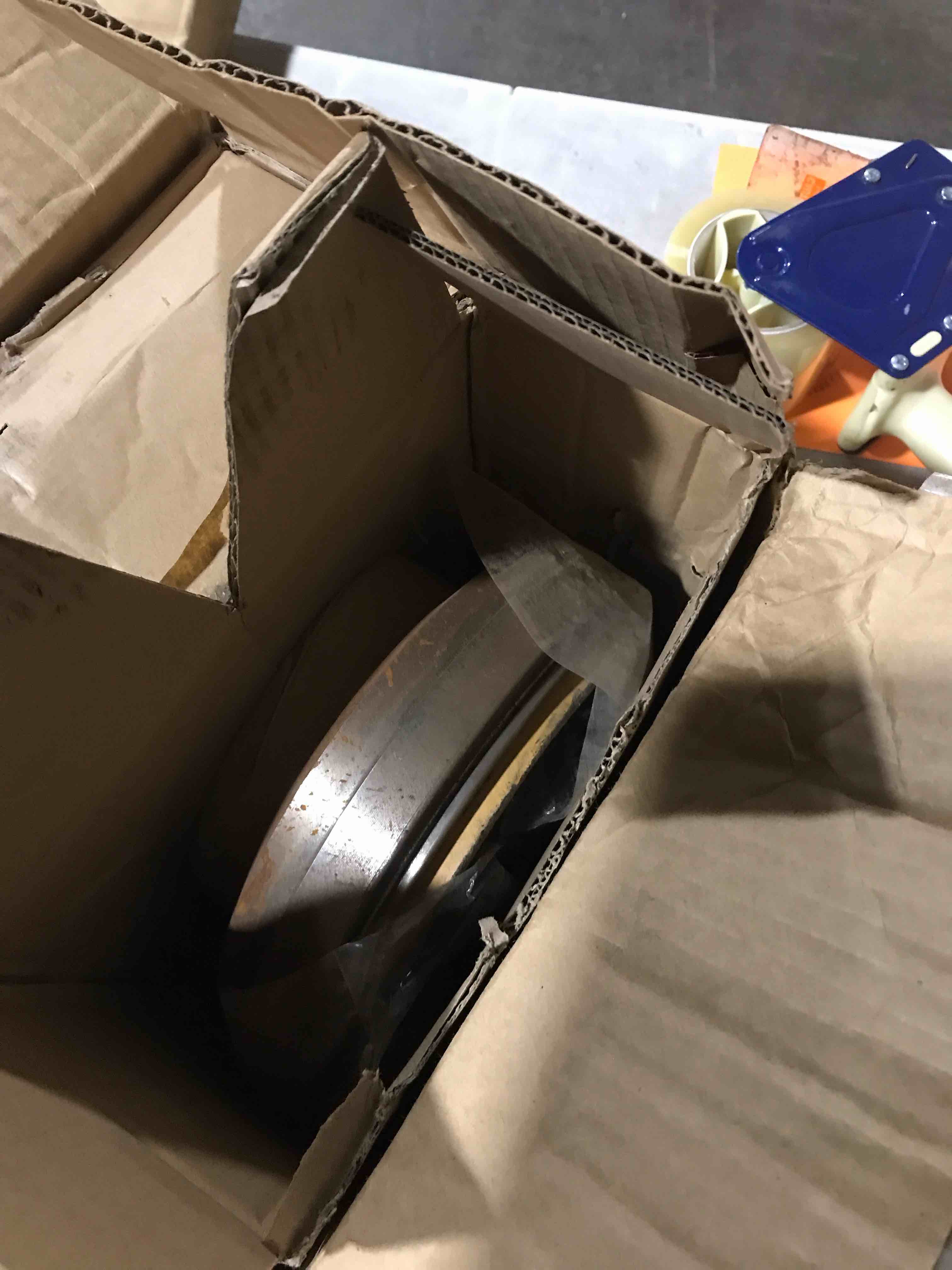 https://s3.amazonaws.com/lotting-images-prod/bidfta/PPE2291539_1745585318746.jpeg