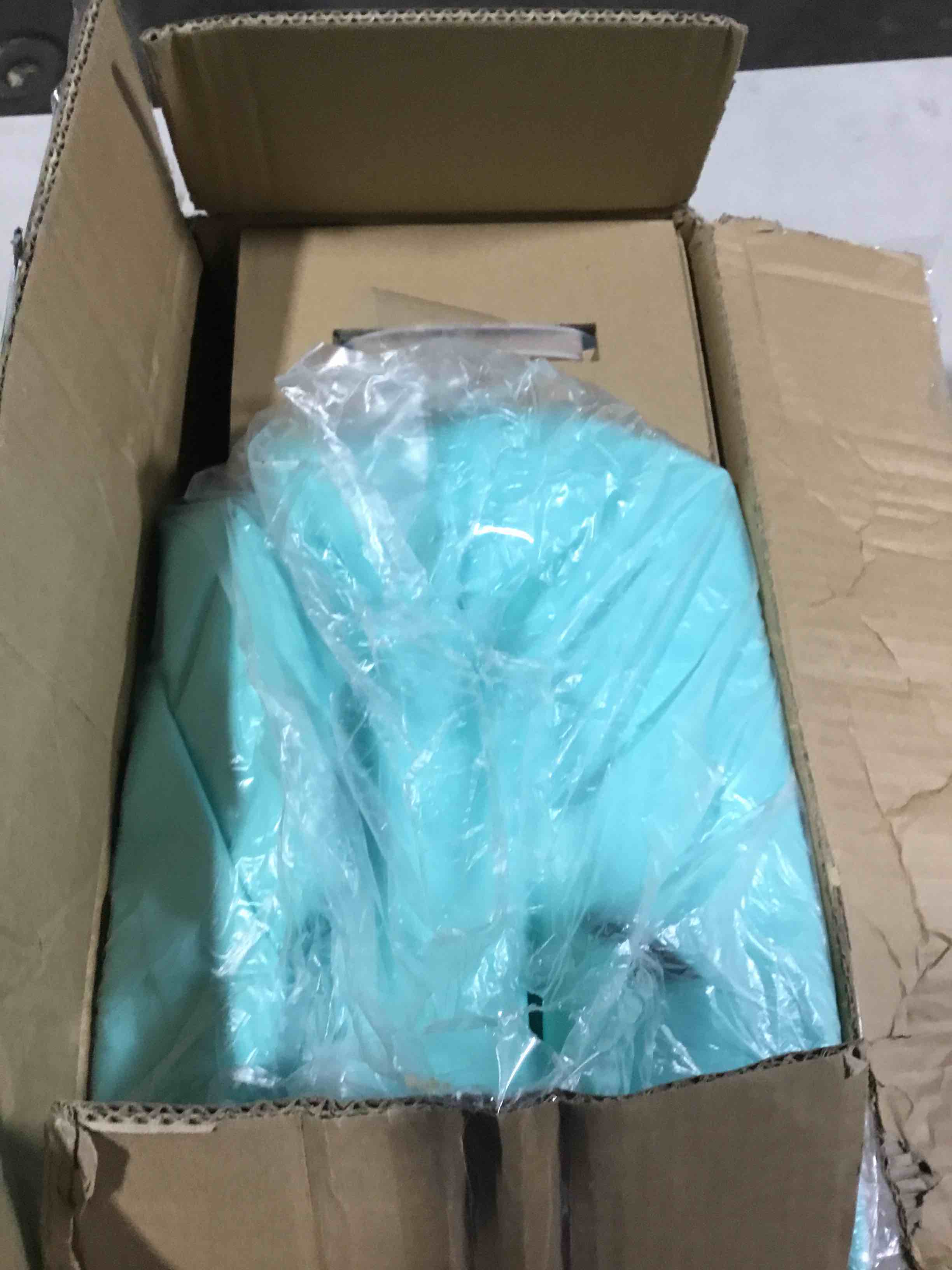 https://s3.amazonaws.com/lotting-images-prod/bidfta/PPE2292032_1746460059181.jpeg
