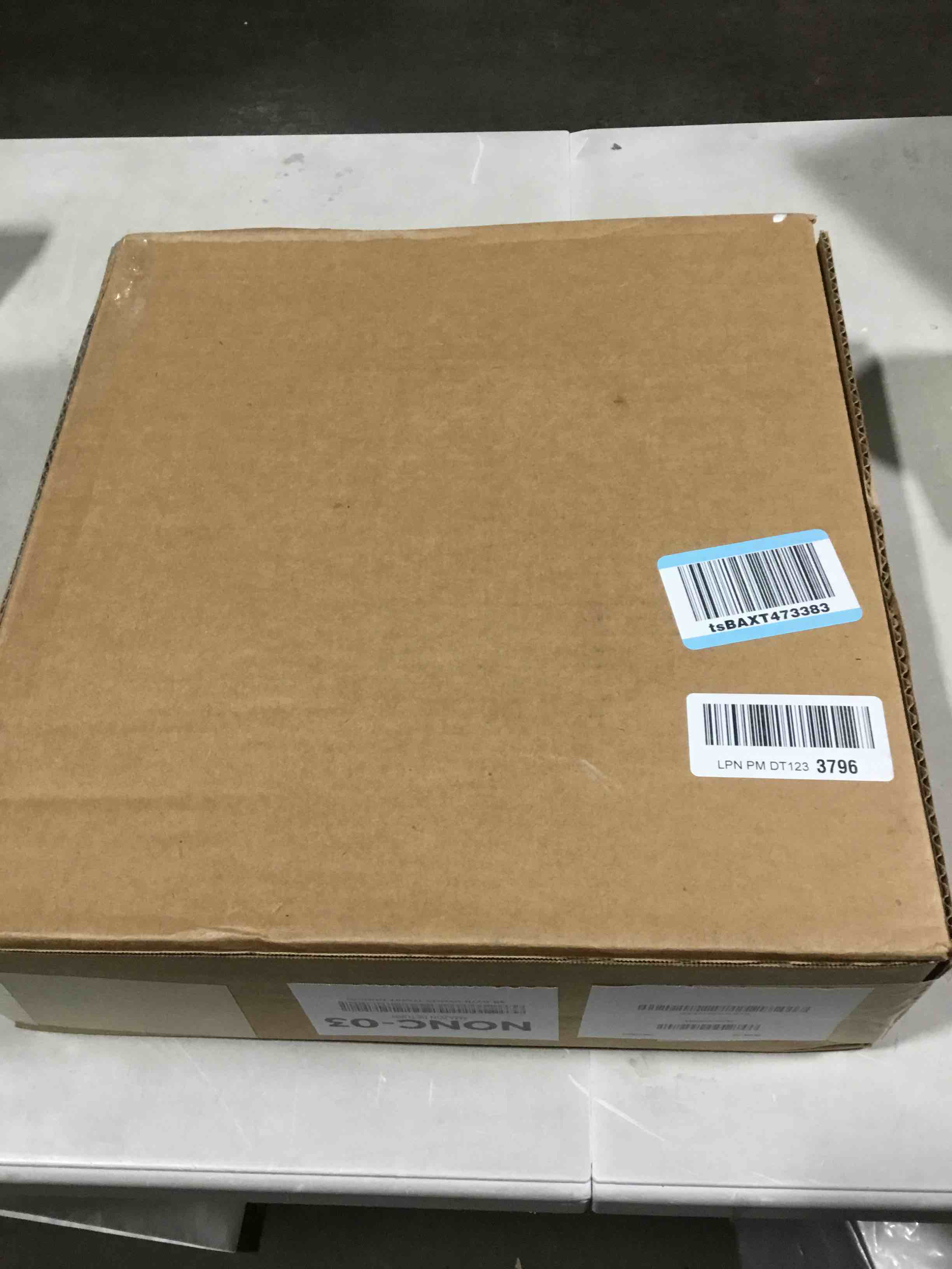https://s3.amazonaws.com/lotting-images-prod/bidfta/PPE2292149_1746530598904.jpeg