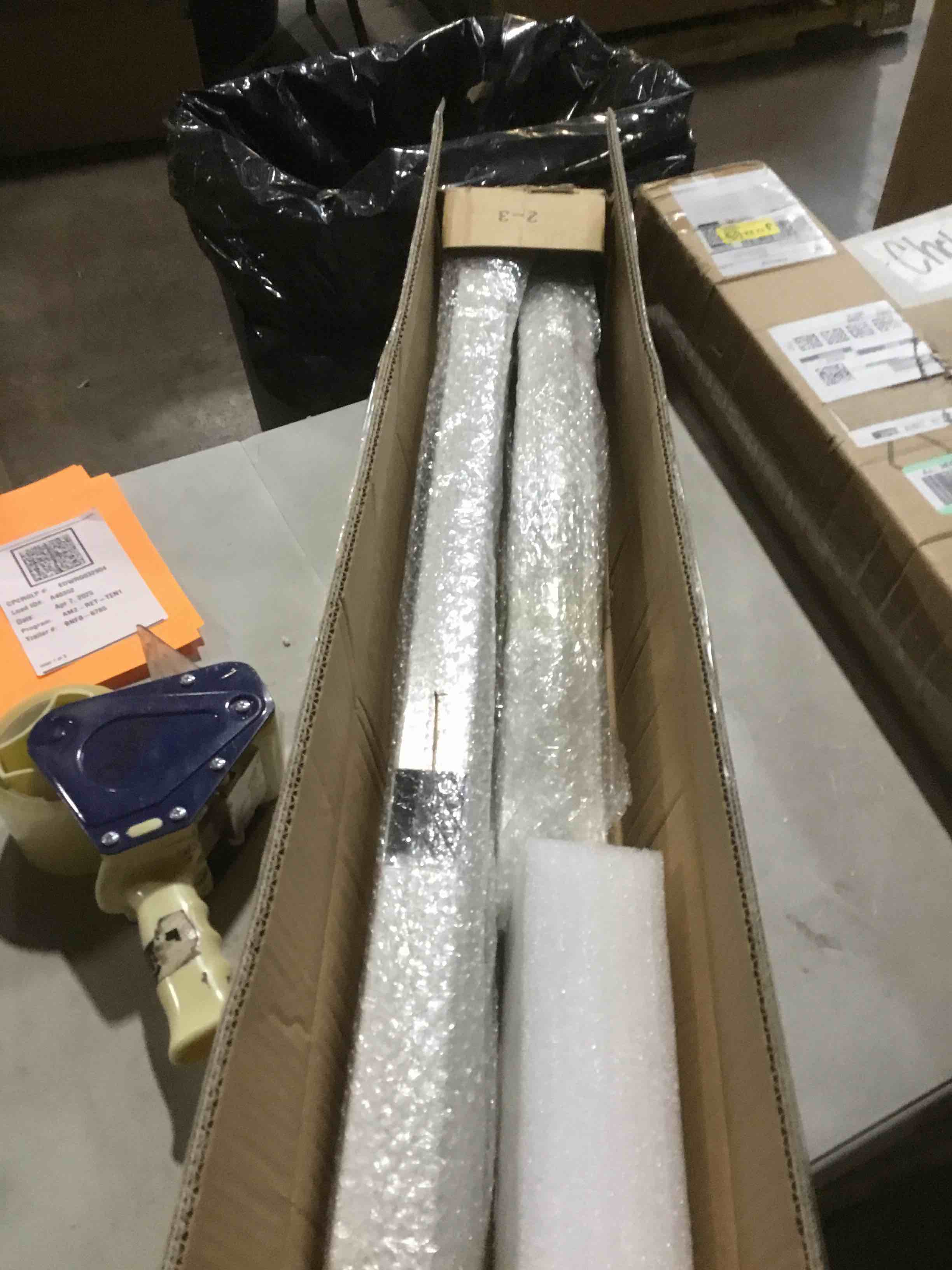 https://s3.amazonaws.com/lotting-images-prod/bidfta/PPE2293248_1744132617198.jpeg