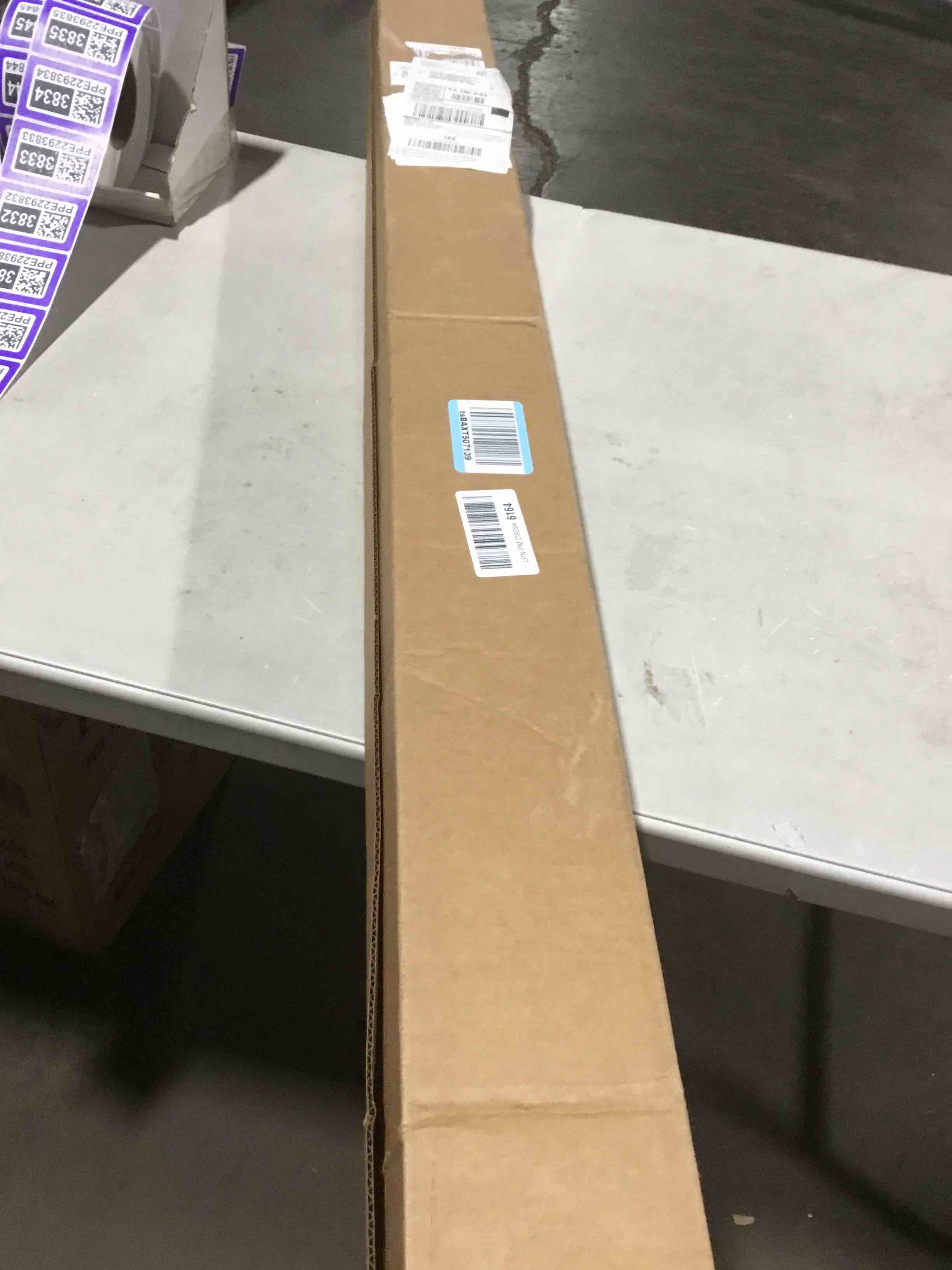https://s3.amazonaws.com/lotting-images-prod/bidfta/PPE2293829_1744628240919.jpeg