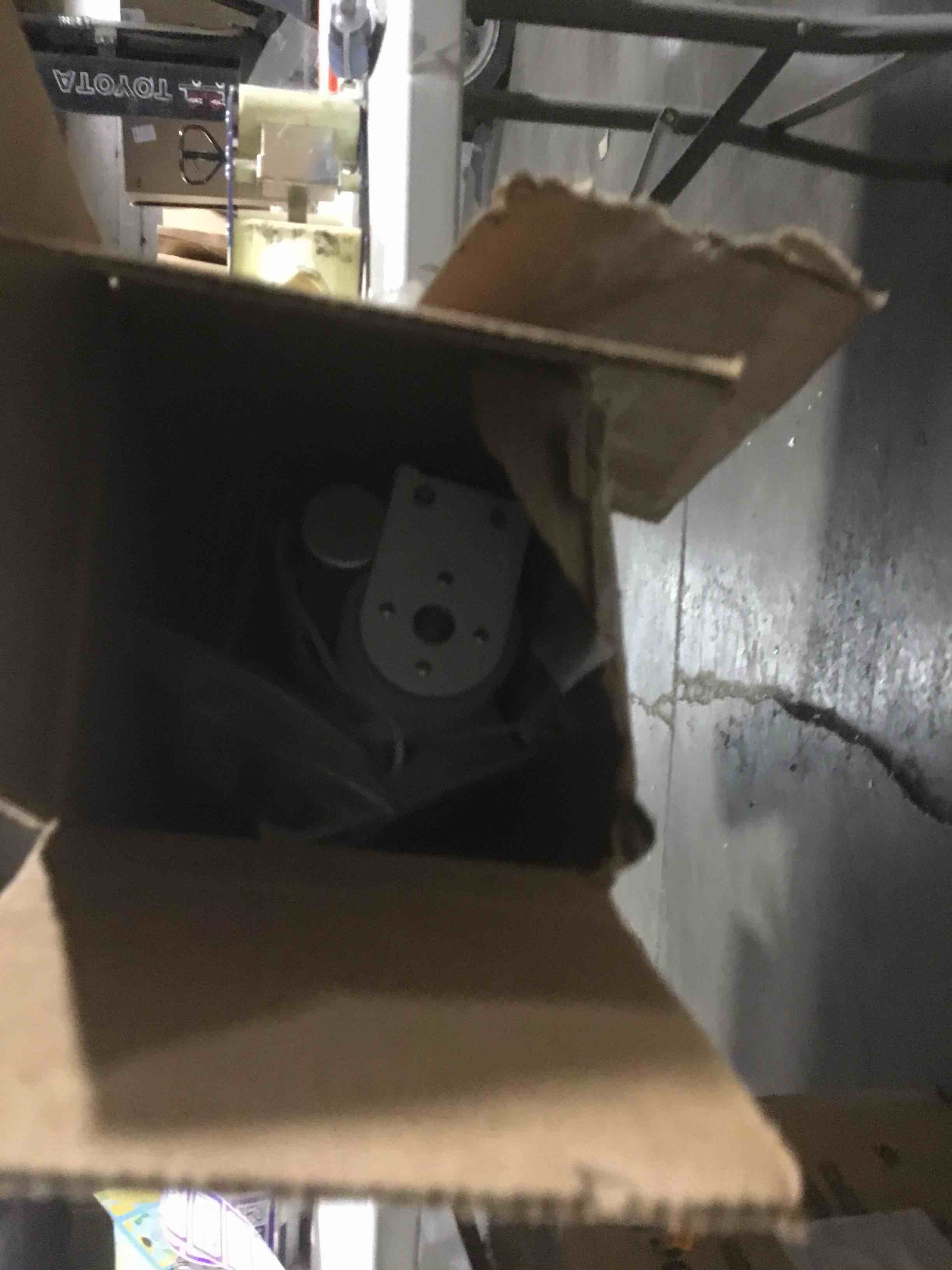 https://s3.amazonaws.com/lotting-images-prod/bidfta/PPE2293829_1744628284041.jpeg