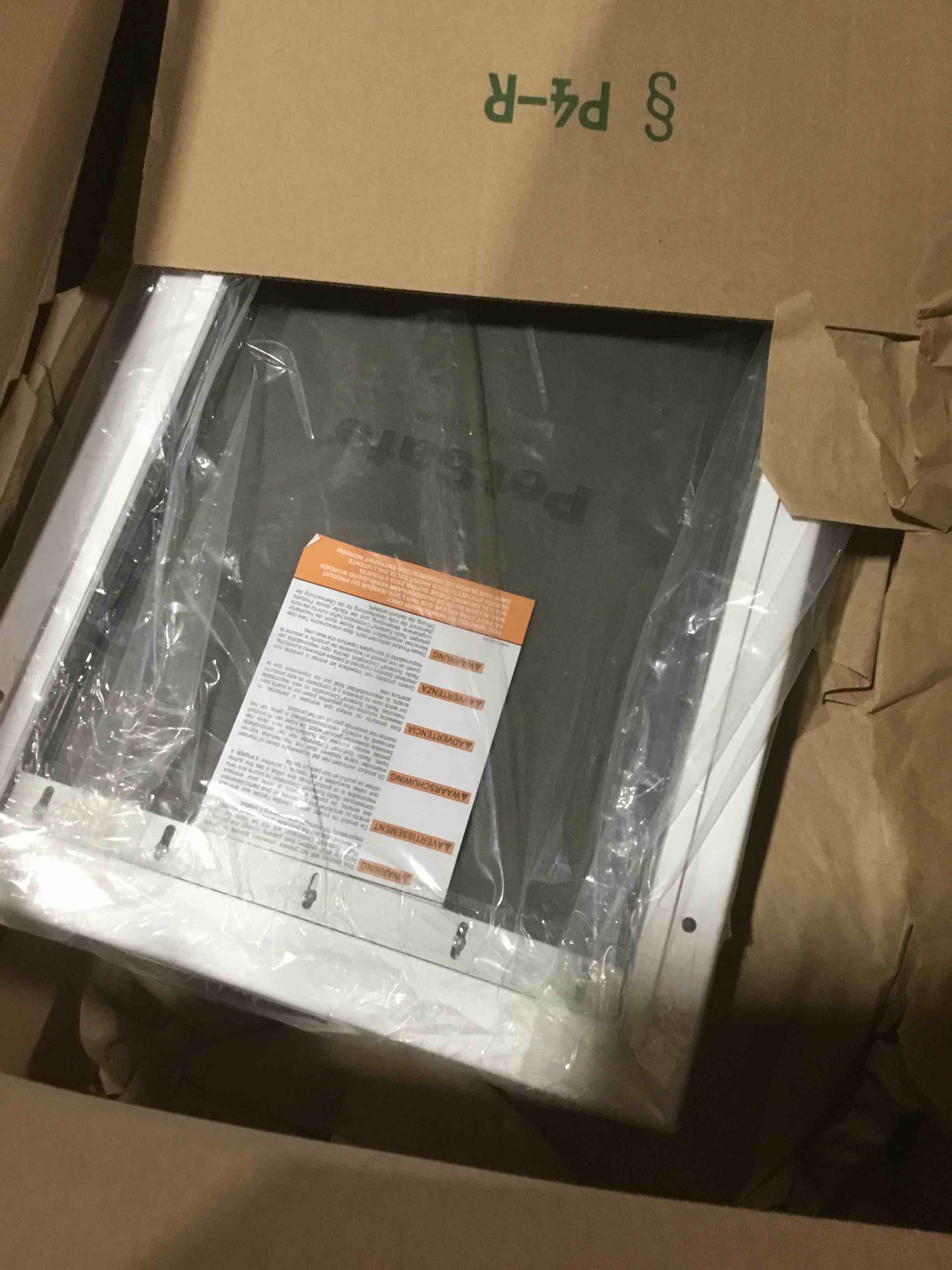 https://s3.amazonaws.com/lotting-images-prod/bidfta/PPE2293992_1744647101214.jpeg