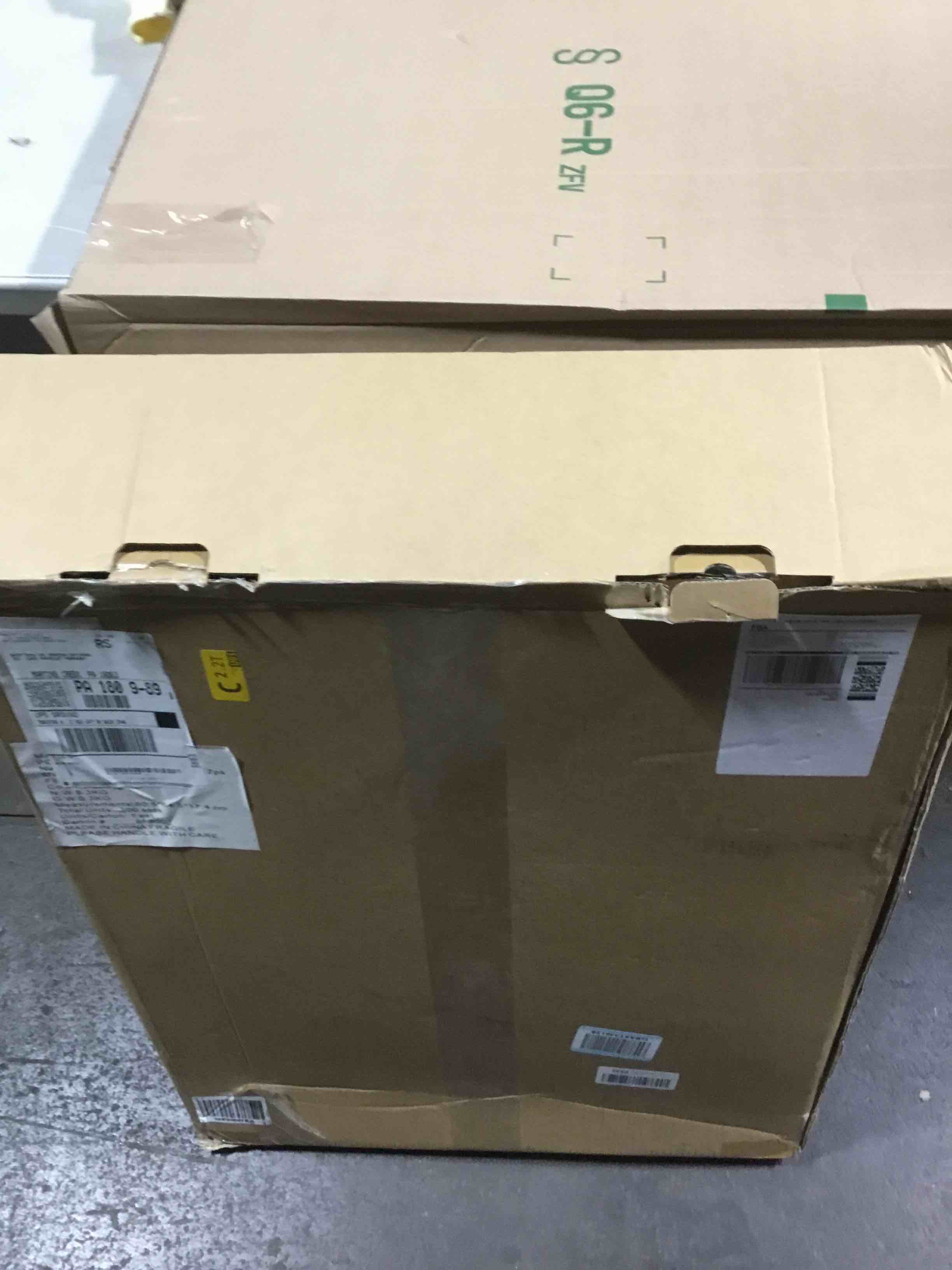https://s3.amazonaws.com/lotting-images-prod/bidfta/PPE2295293_1745949142926.jpeg