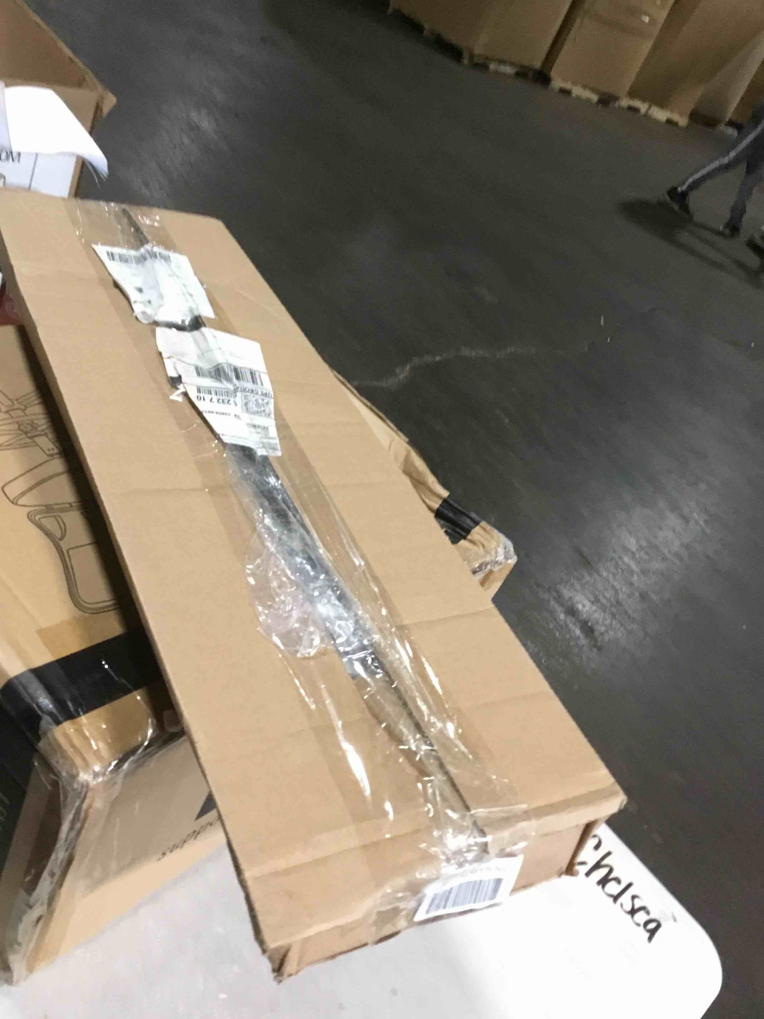 https://s3.amazonaws.com/lotting-images-prod/bidfta/PPE2295415_1746117113463.jpeg