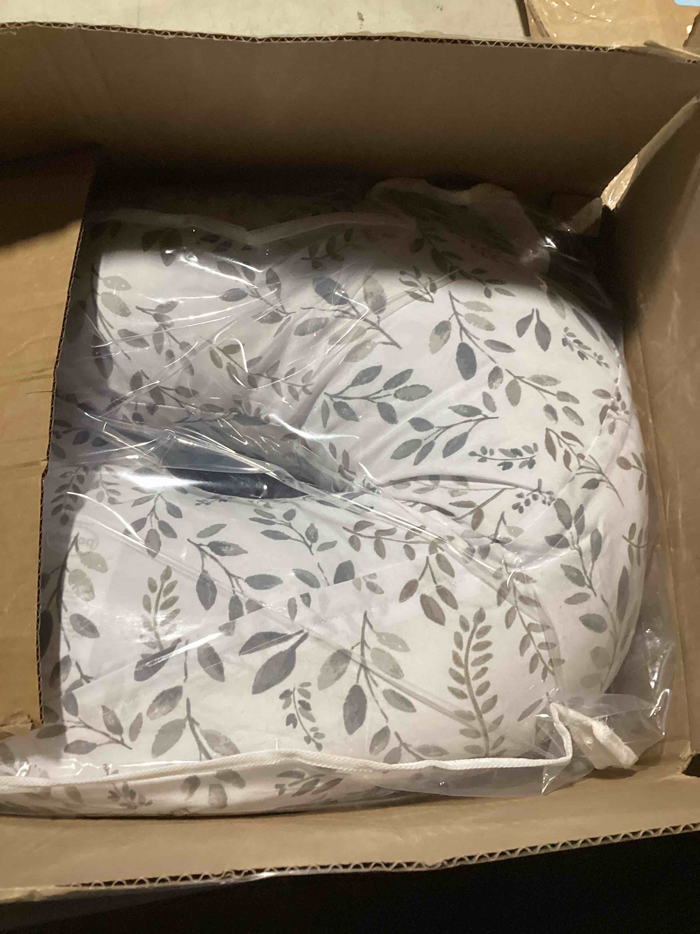 https://s3.amazonaws.com/lotting-images-prod/bidfta/PPE2295803_1746727076546.jpeg
