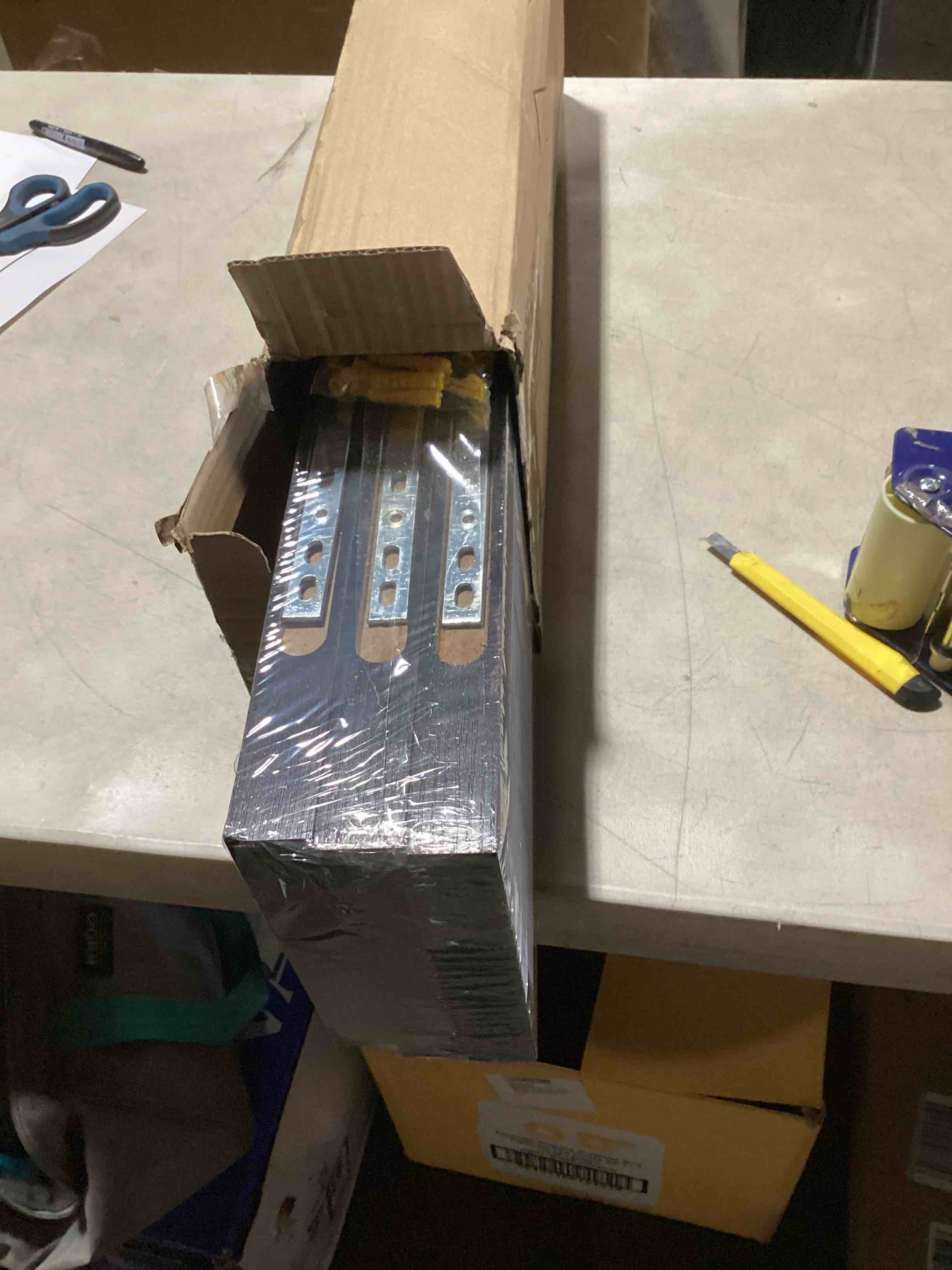 https://s3.amazonaws.com/lotting-images-prod/bidfta/PPE2295928_1746815495289.jpeg