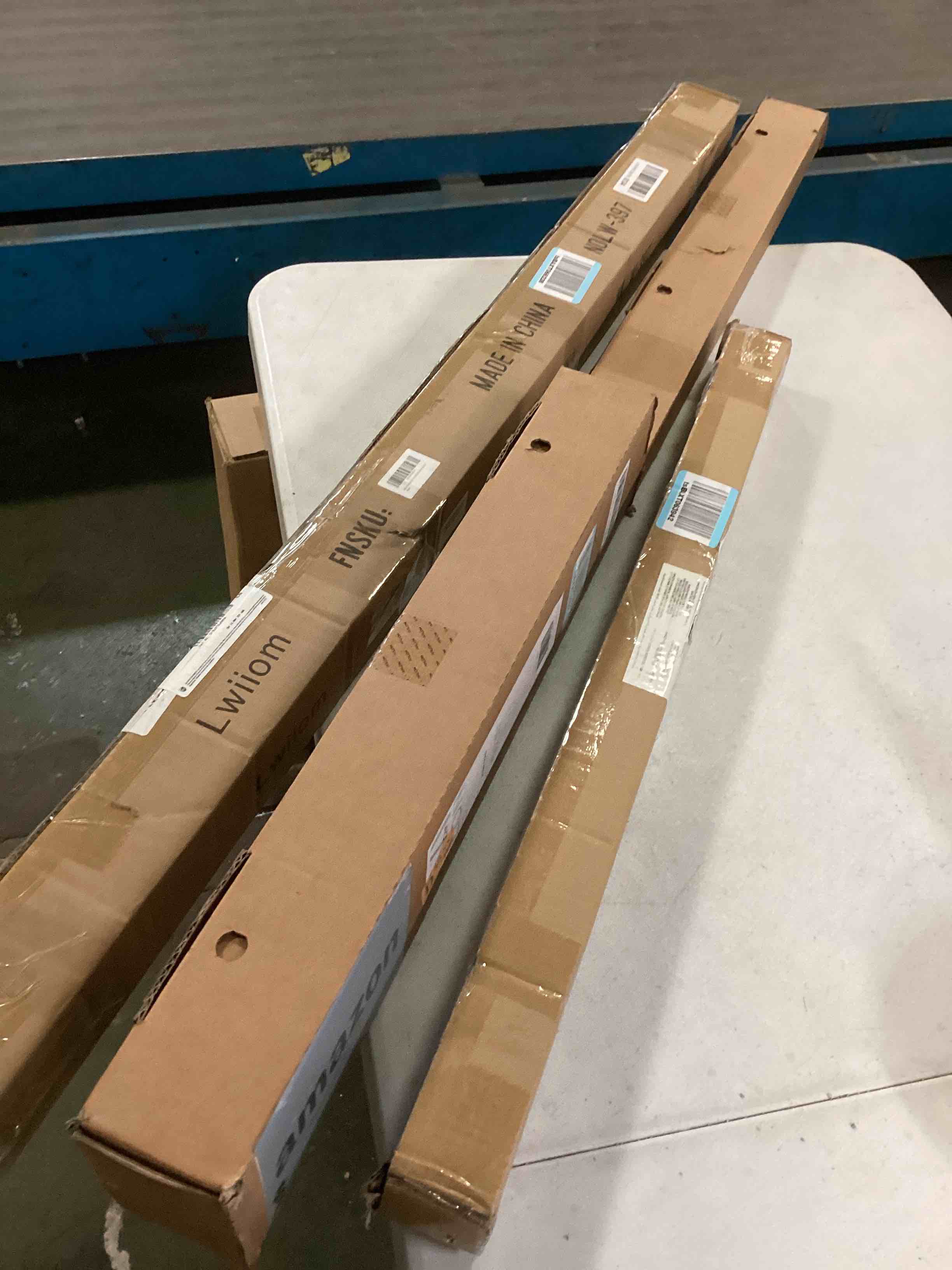 https://s3.amazonaws.com/lotting-images-prod/bidfta/PPE2296096_1742310599797.jpeg