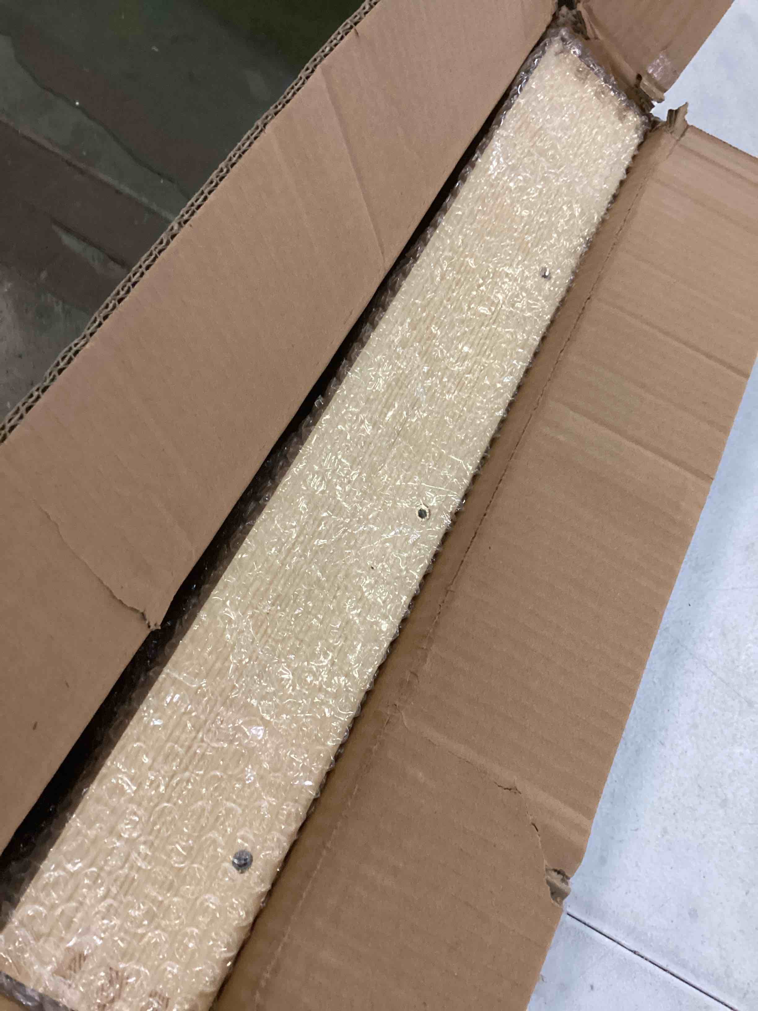 https://s3.amazonaws.com/lotting-images-prod/bidfta/PPE2296161_1742318536016.jpeg