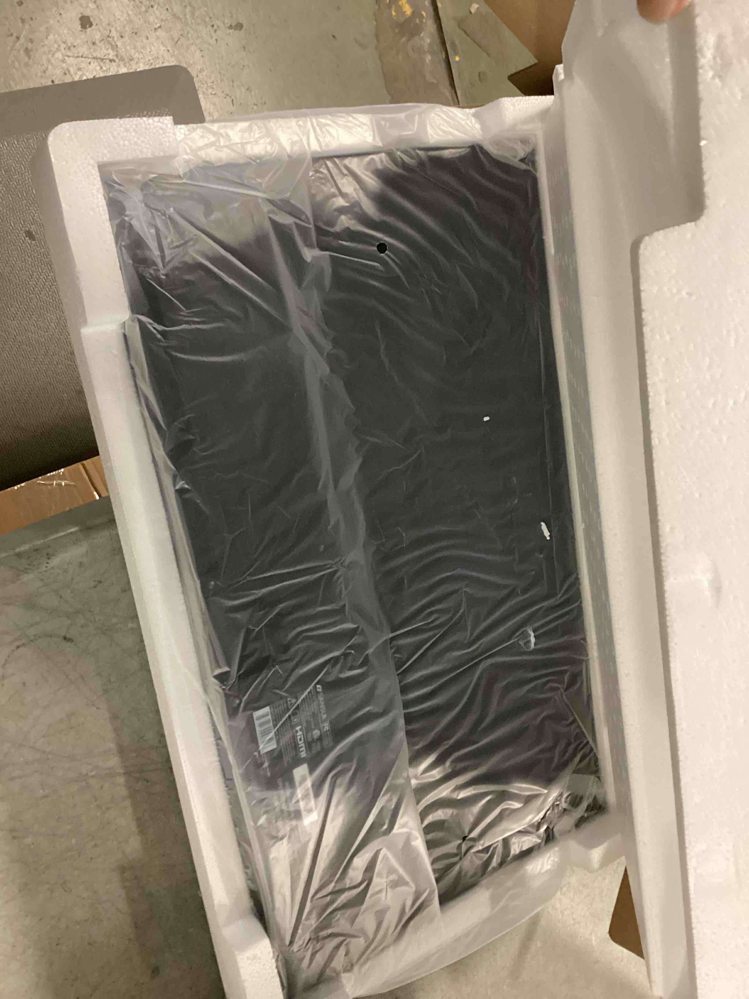 https://s3.amazonaws.com/lotting-images-prod/bidfta/PPE2297570_1743081464740.jpeg