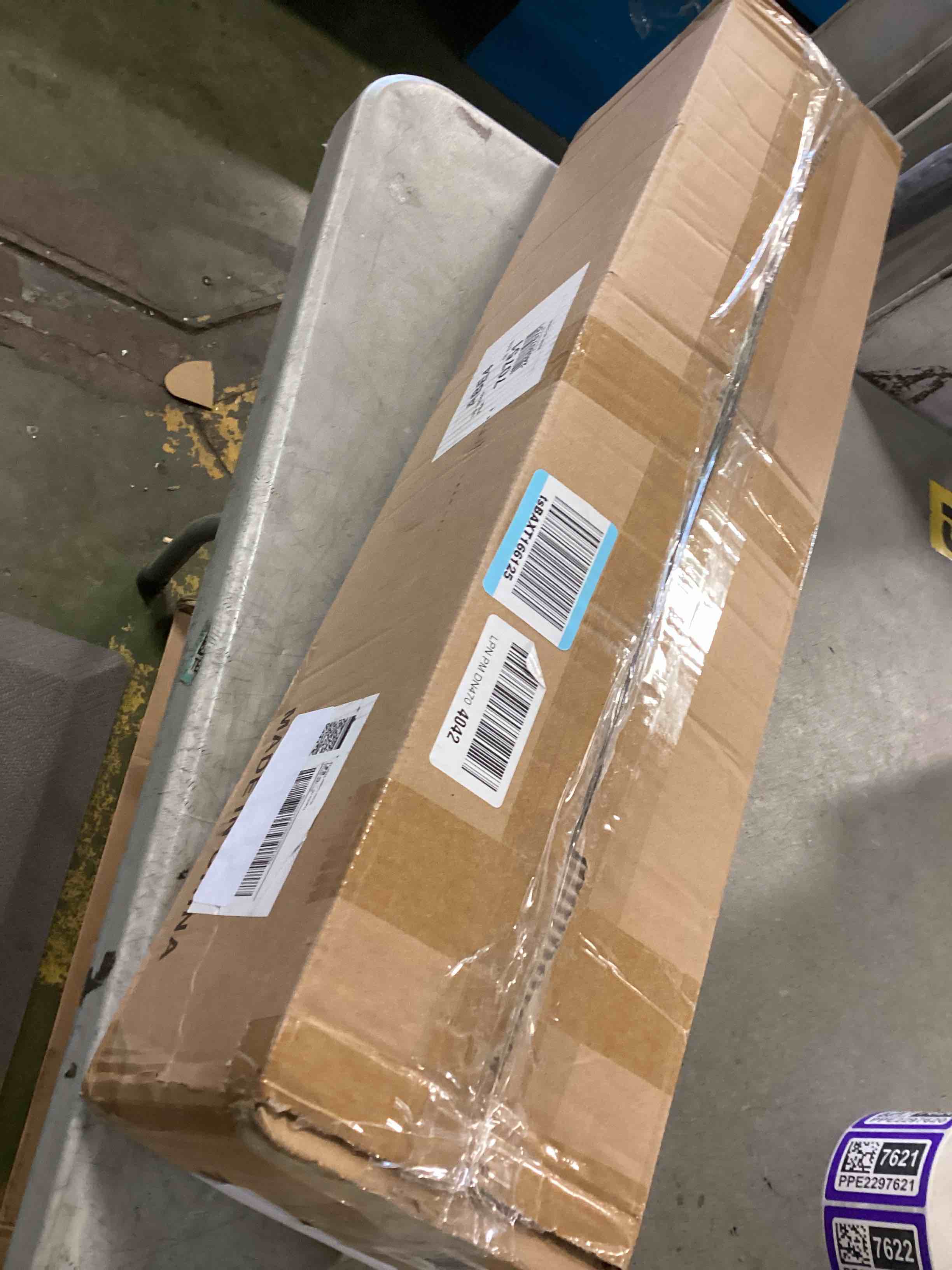 https://s3.amazonaws.com/lotting-images-prod/bidfta/PPE2297612_1743086753291.jpeg