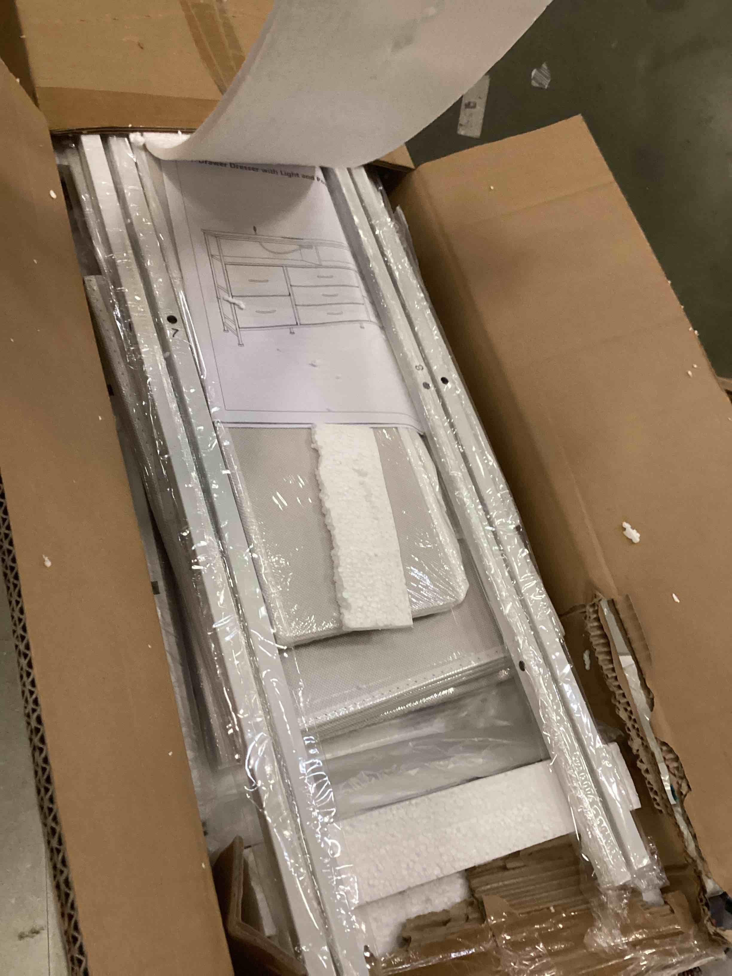 https://s3.amazonaws.com/lotting-images-prod/bidfta/PPE2297861_1743173733277.jpeg