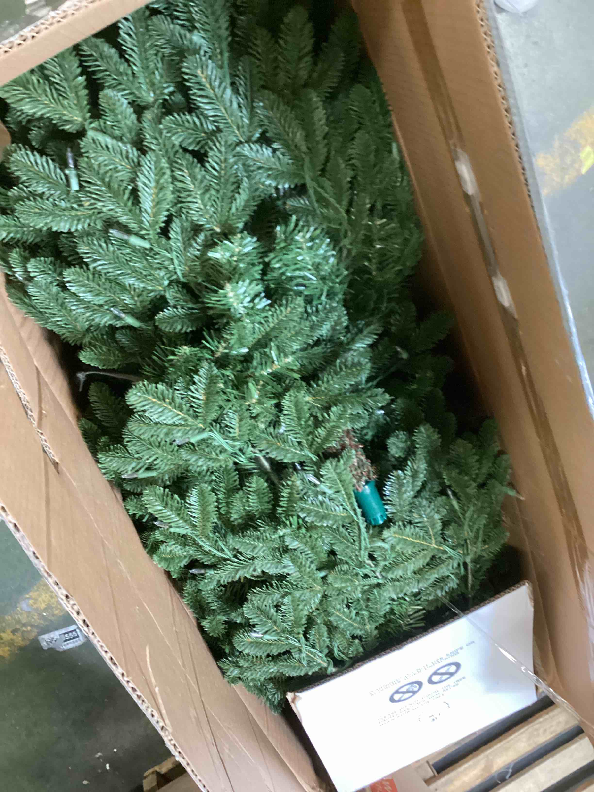 https://s3.amazonaws.com/lotting-images-prod/bidfta/PPE2298310_1743533359381.jpeg