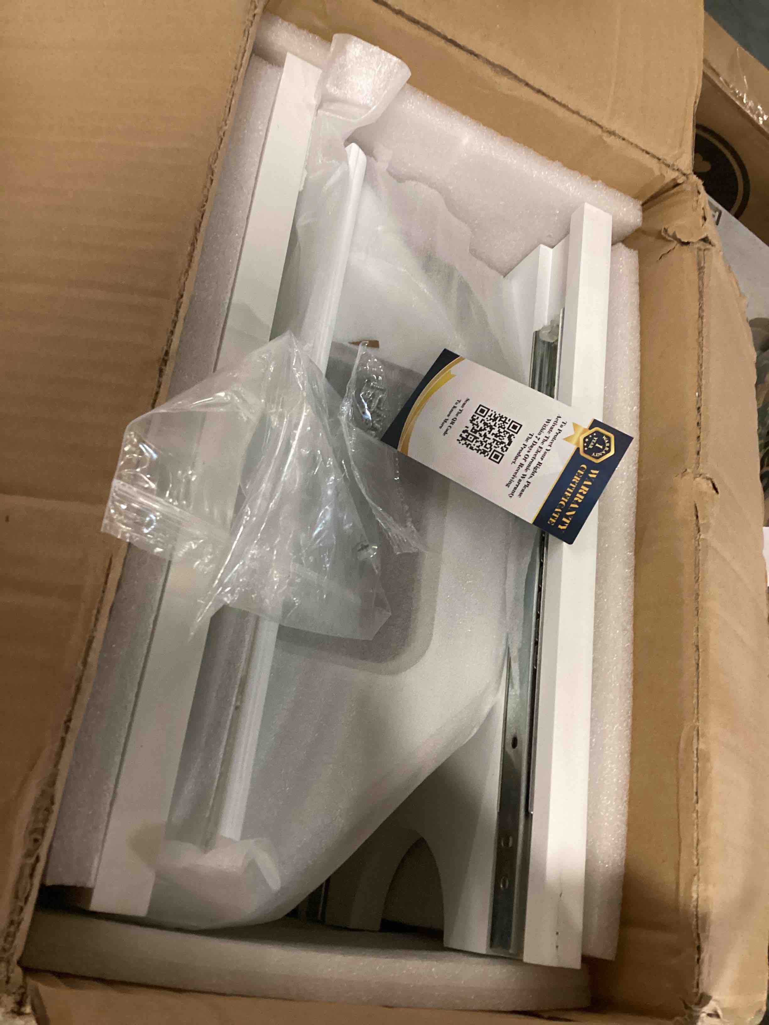 https://s3.amazonaws.com/lotting-images-prod/bidfta/PPE2298605_1743684808768.jpeg