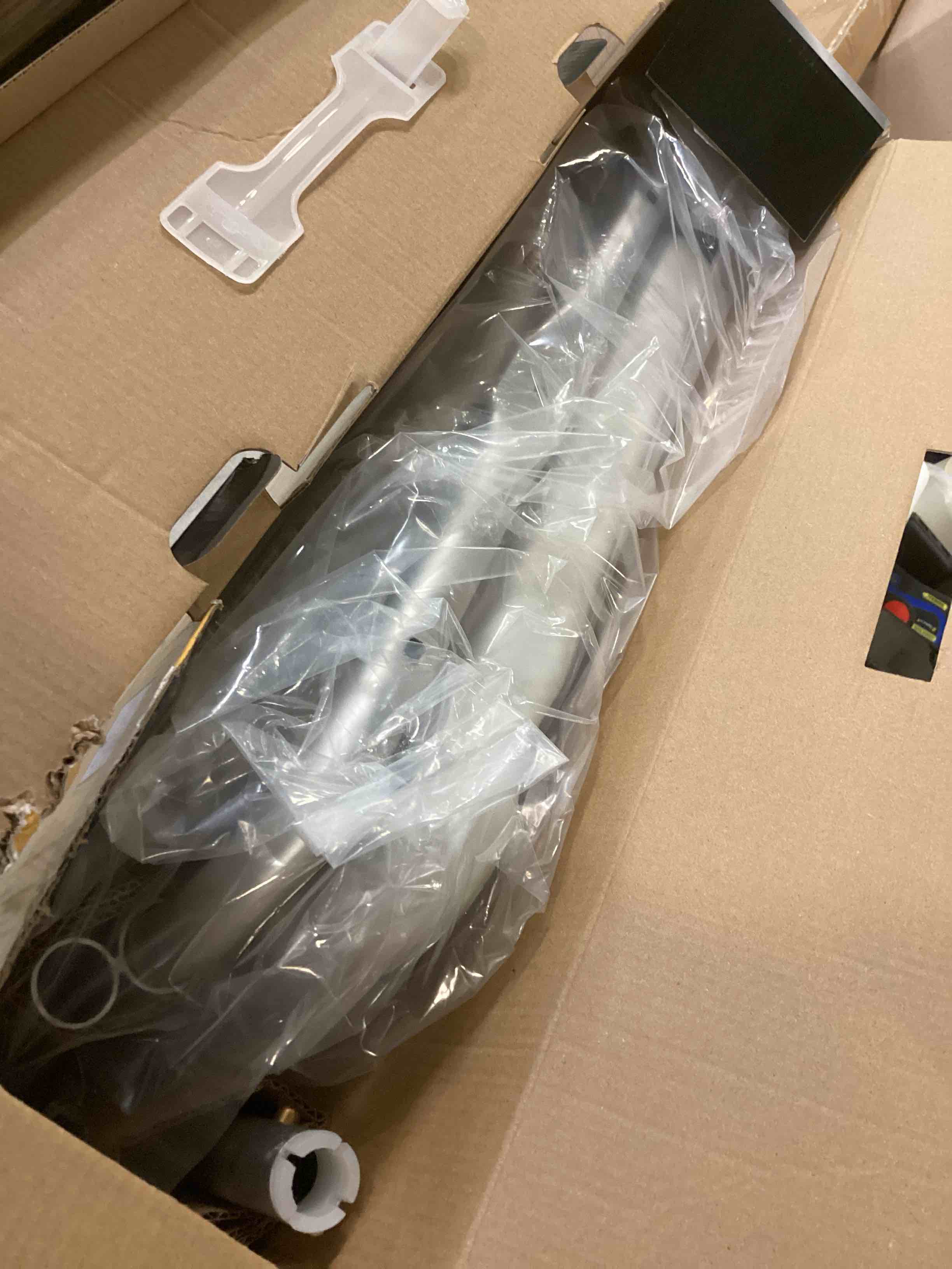 https://s3.amazonaws.com/lotting-images-prod/bidfta/PPE2298957_1744037051187.jpeg