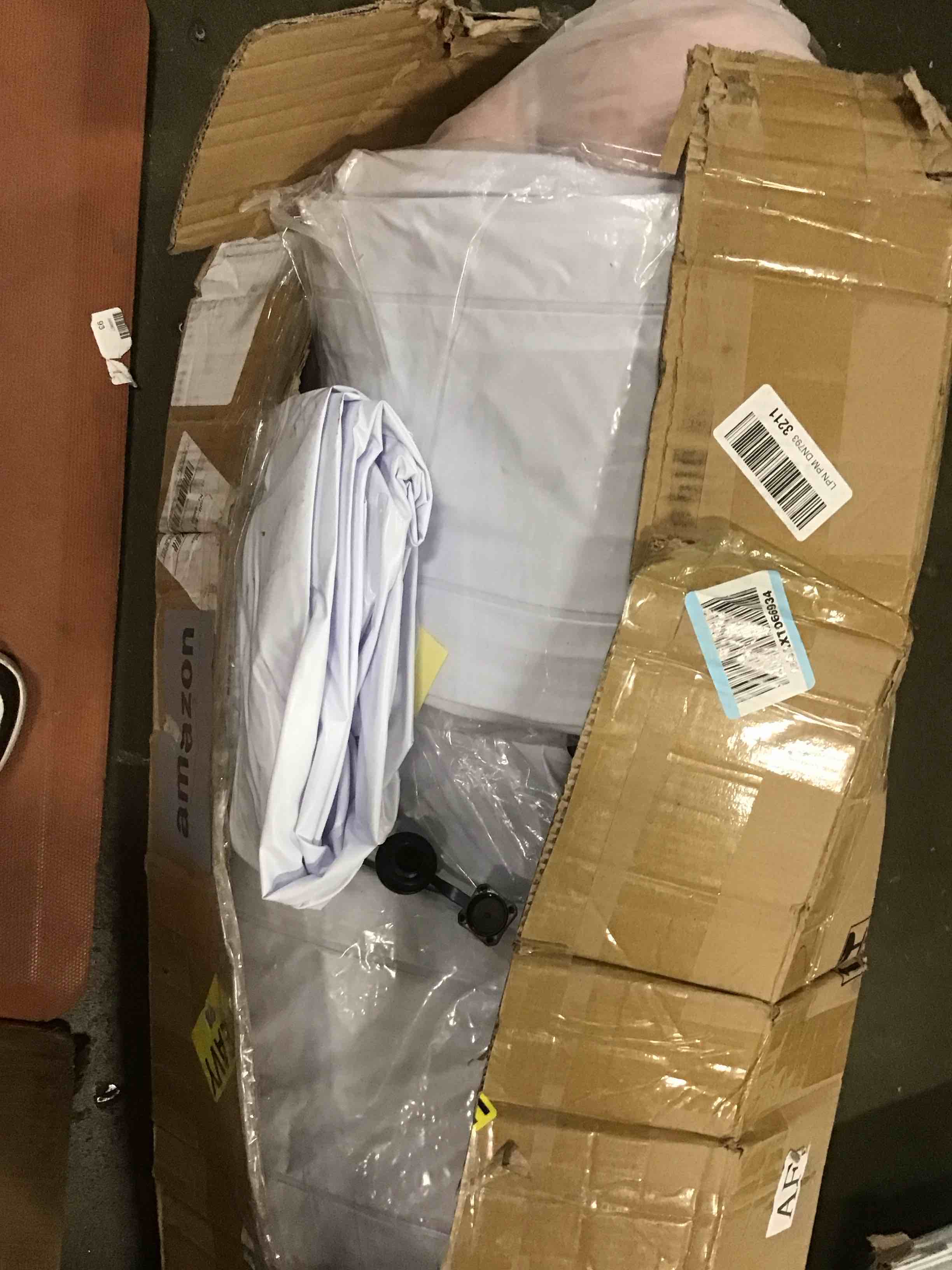 https://s3.amazonaws.com/lotting-images-prod/bidfta/PPE2299090_1743618726368.jpeg
