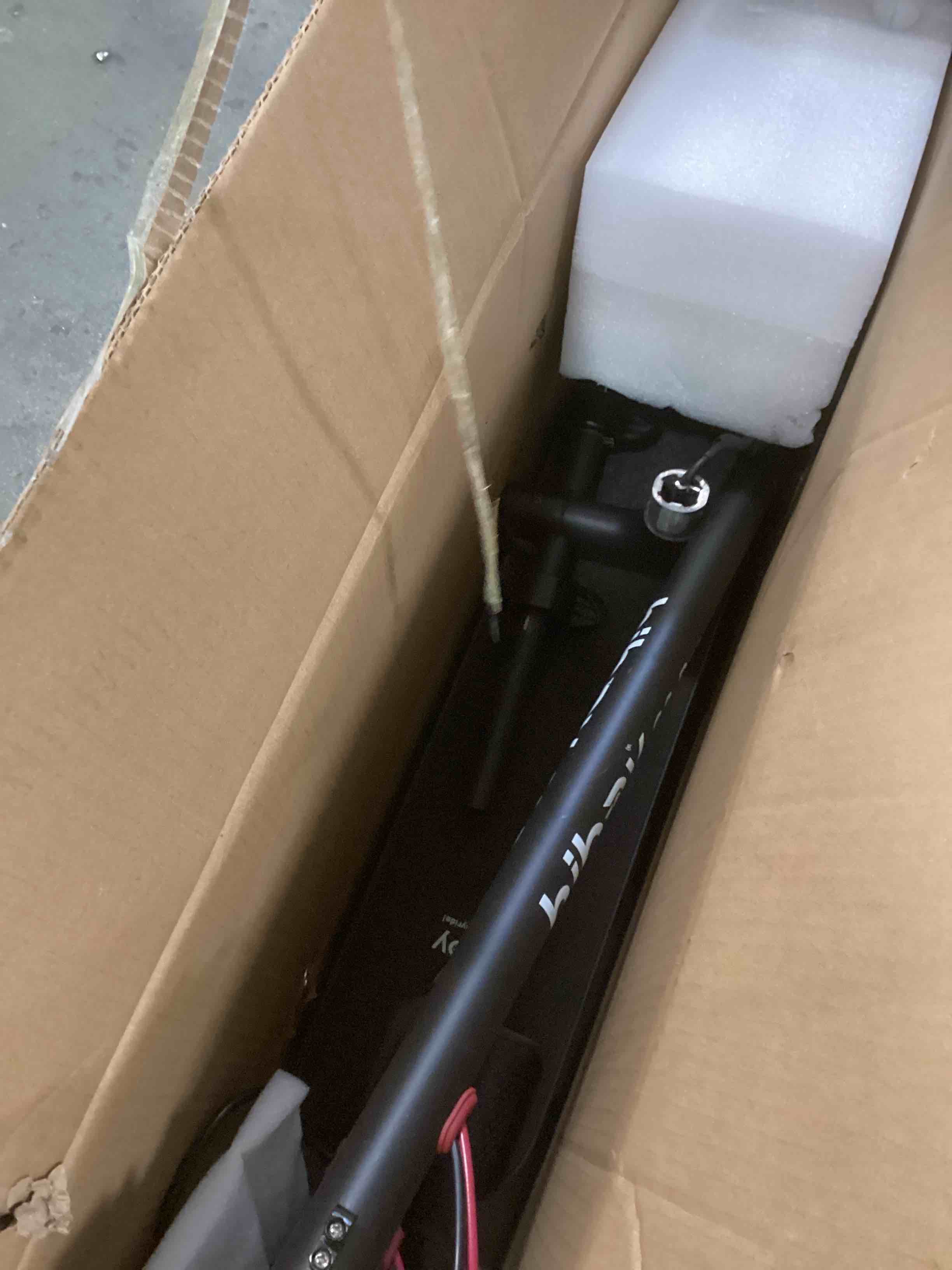 https://s3.amazonaws.com/lotting-images-prod/bidfta/PPE2299141_1744052275388.jpeg