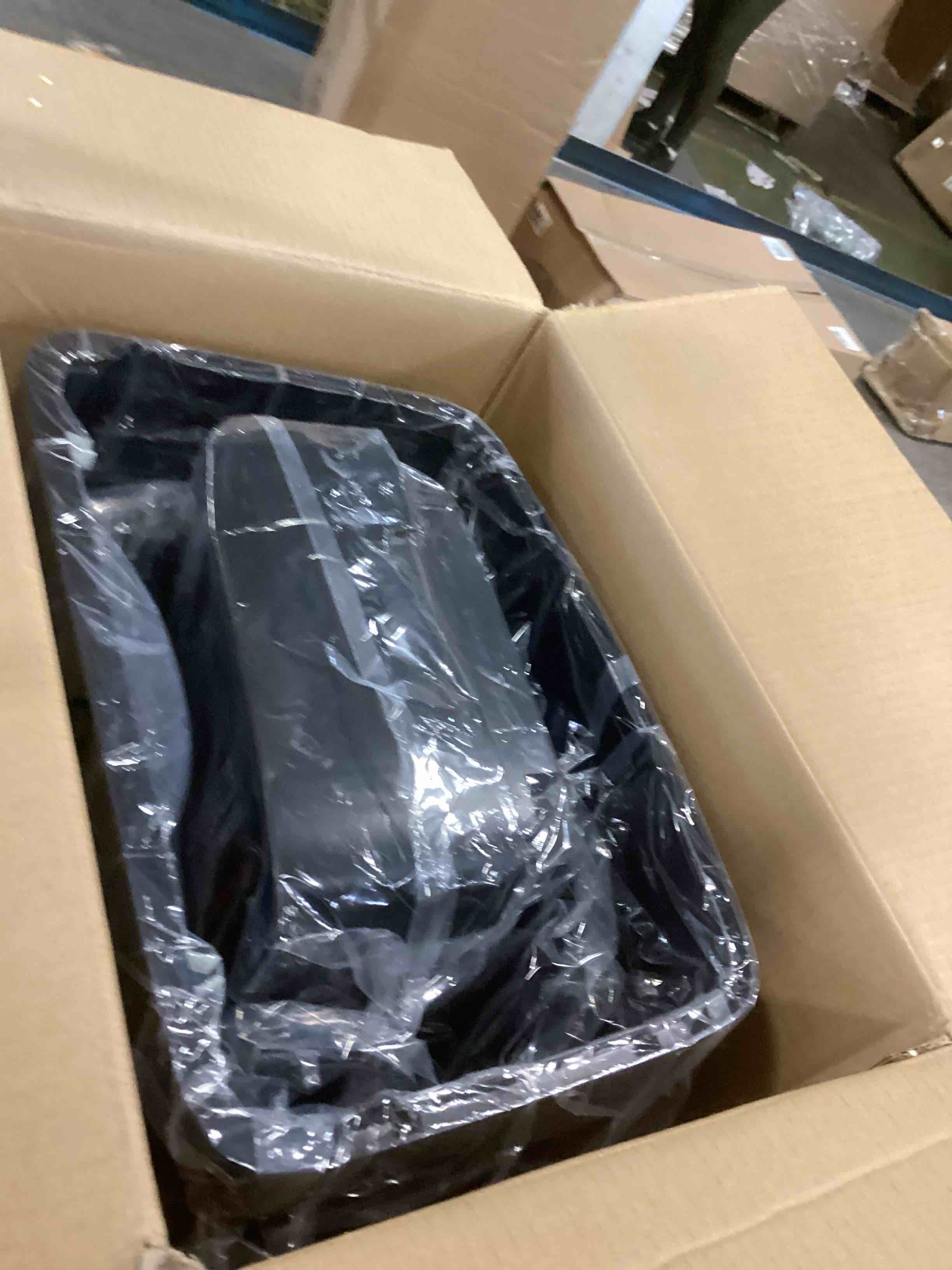 https://s3.amazonaws.com/lotting-images-prod/bidfta/PPE2299160_1744055458403.jpeg