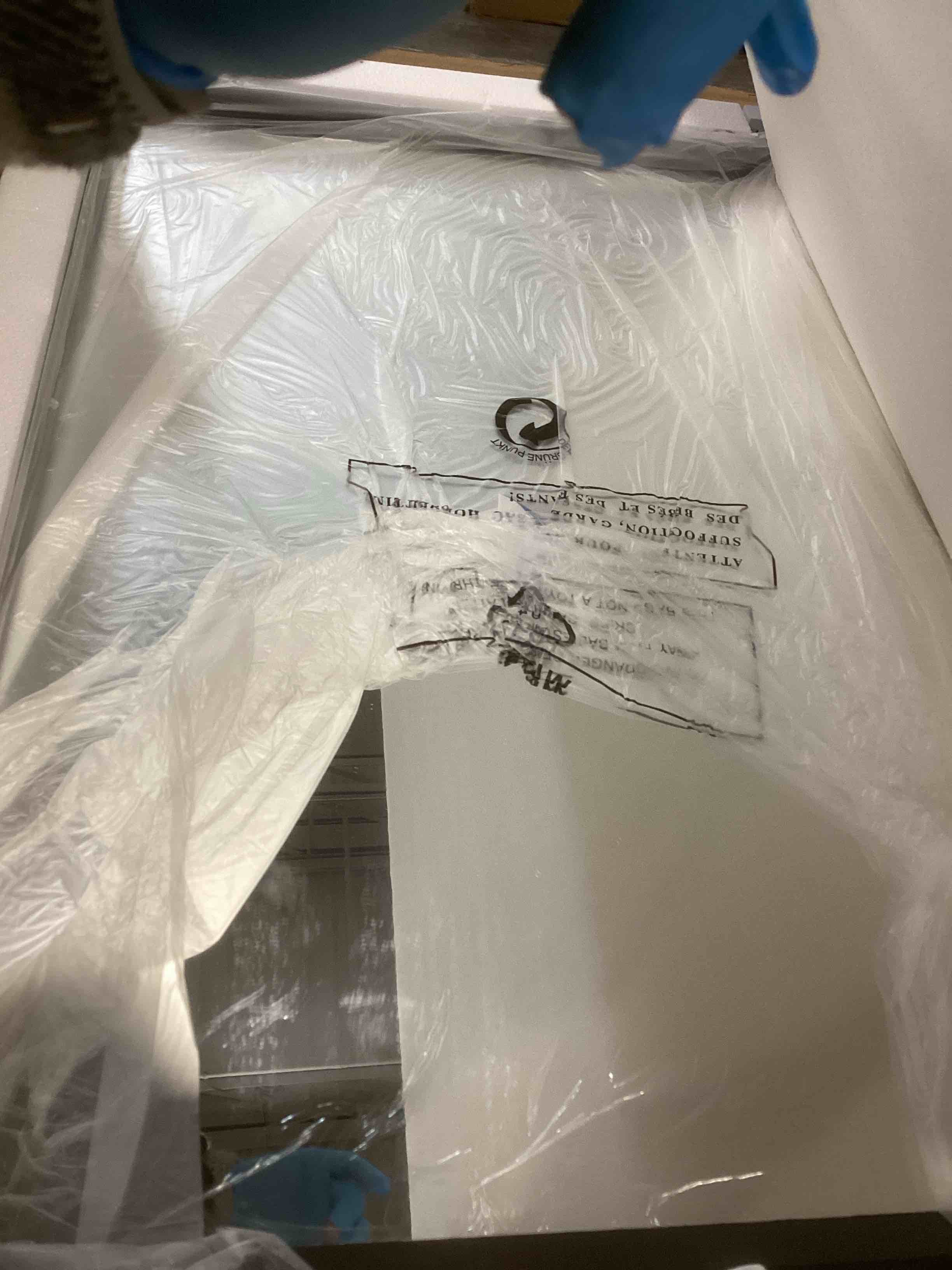 https://s3.amazonaws.com/lotting-images-prod/bidfta/PPE2299507_1744220306474.jpeg