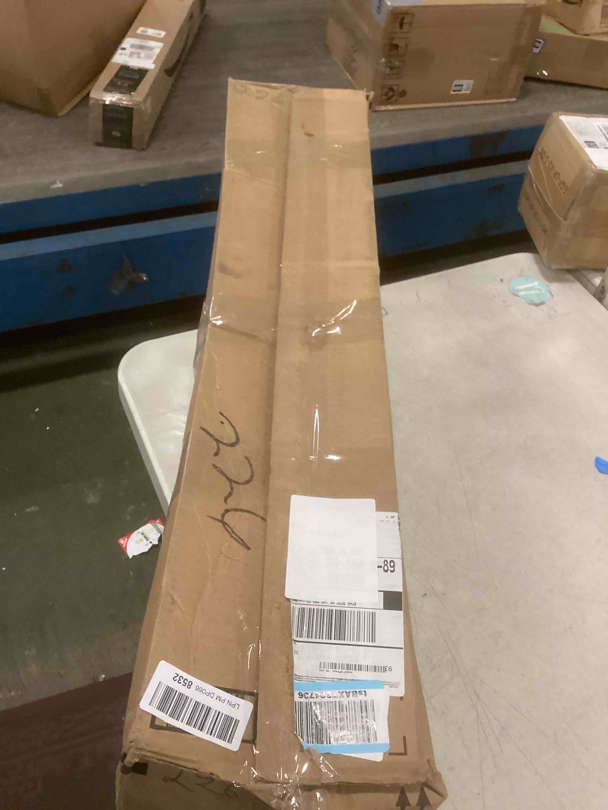 https://s3.amazonaws.com/lotting-images-prod/bidfta/PPE2299609_1744288724124.jpeg