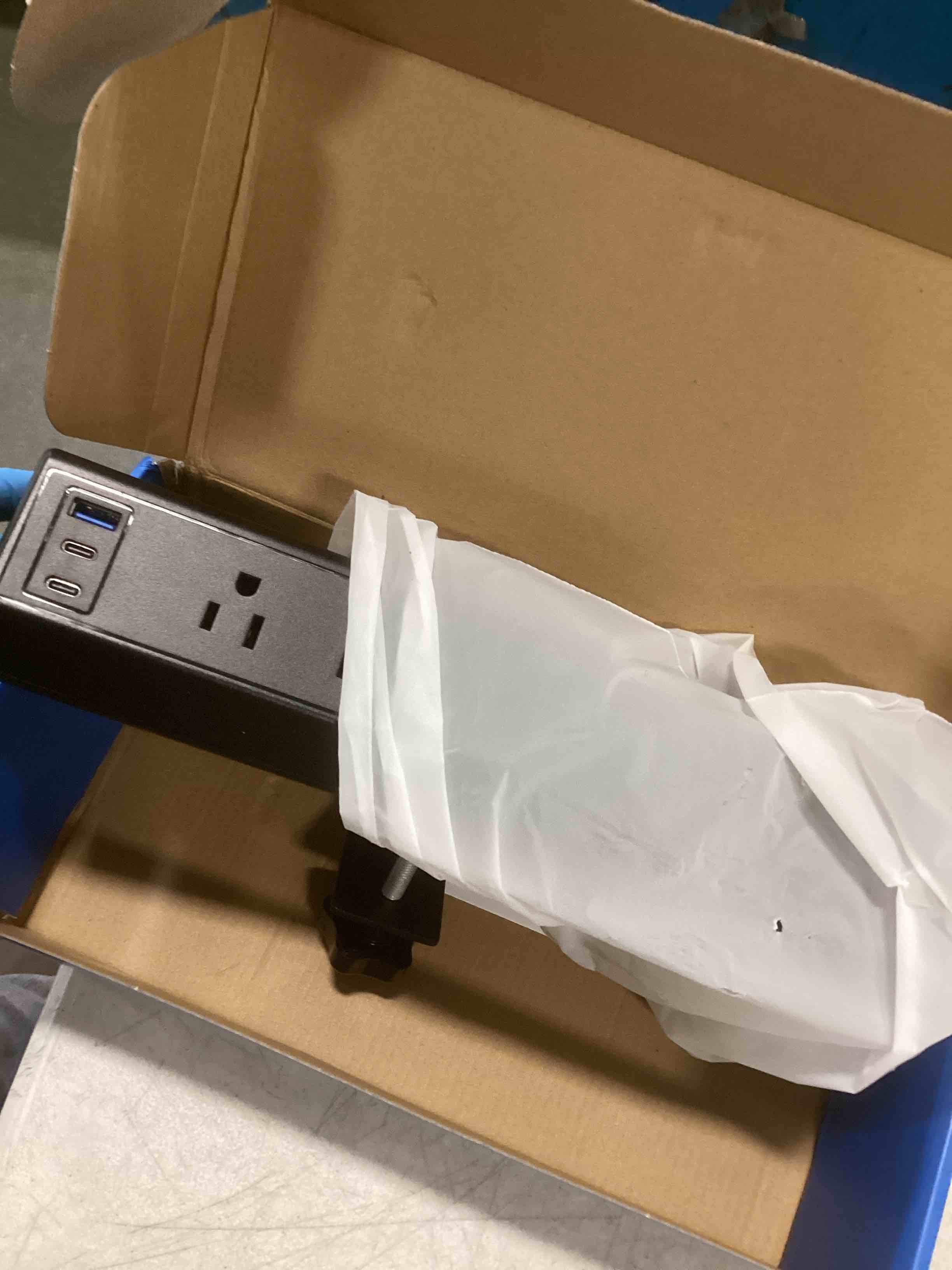 https://s3.amazonaws.com/lotting-images-prod/bidfta/PPE2299761_1744311022200.jpeg