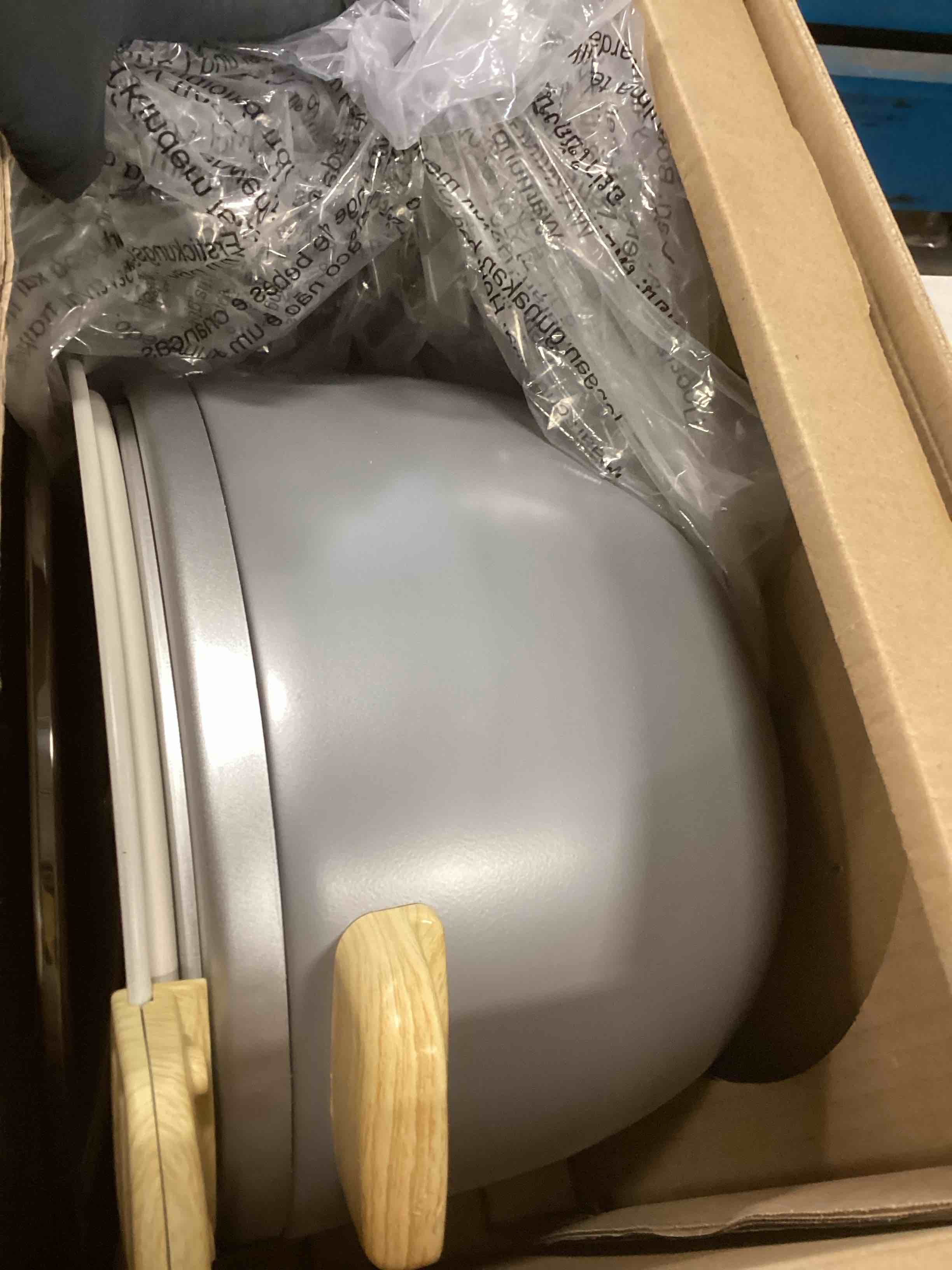 https://s3.amazonaws.com/lotting-images-prod/bidfta/PPE2300429_1744912603680.jpeg