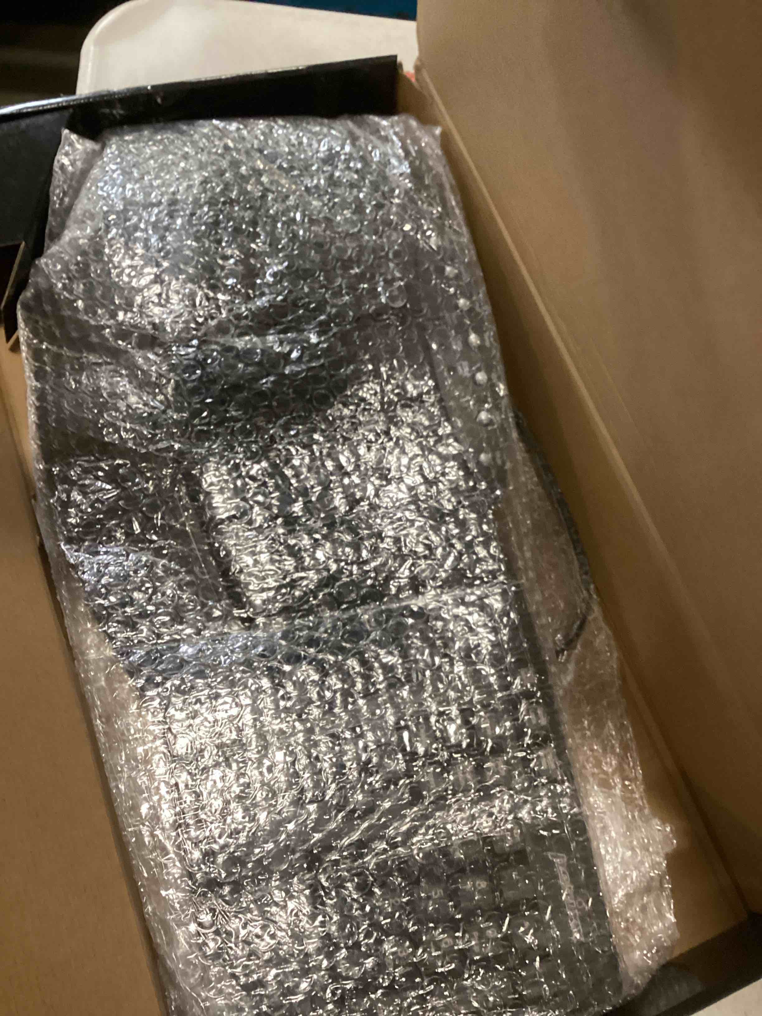 https://s3.amazonaws.com/lotting-images-prod/bidfta/PPE2300626_1744991004029.jpeg