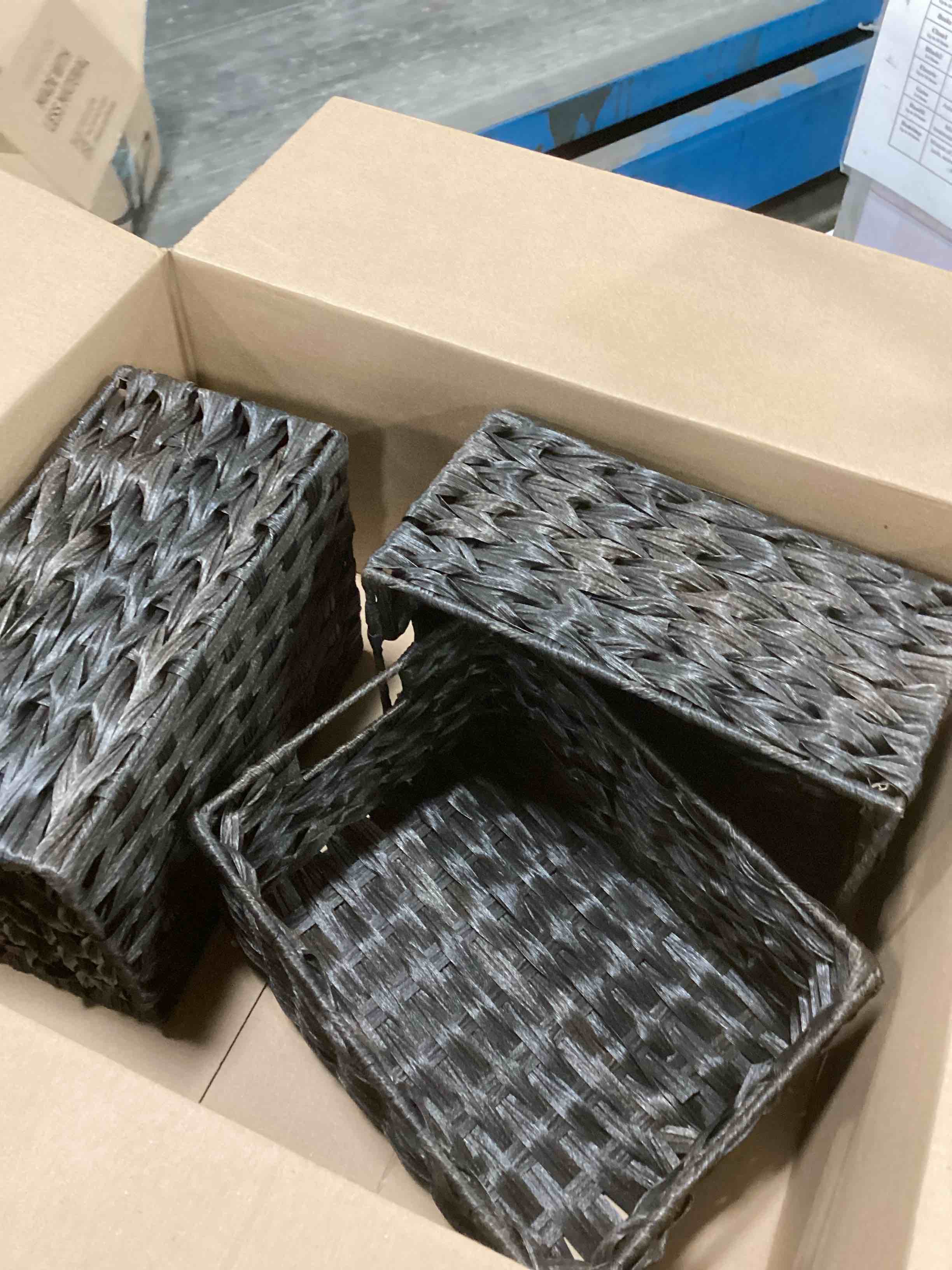 https://s3.amazonaws.com/lotting-images-prod/bidfta/PPE2300640_1745237119677.jpeg