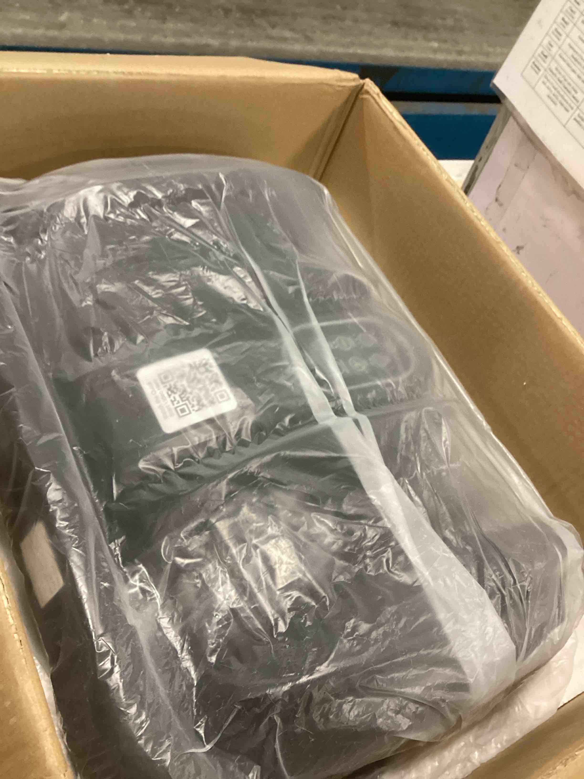 https://s3.amazonaws.com/lotting-images-prod/bidfta/PPE2300675_1745240387905.jpeg