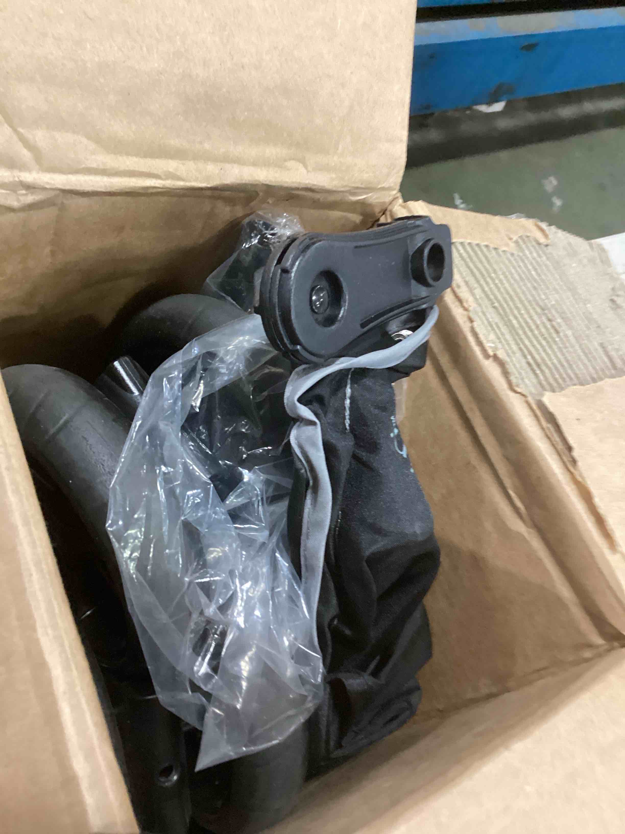 https://s3.amazonaws.com/lotting-images-prod/bidfta/PPE2300696_1745242319104.jpeg