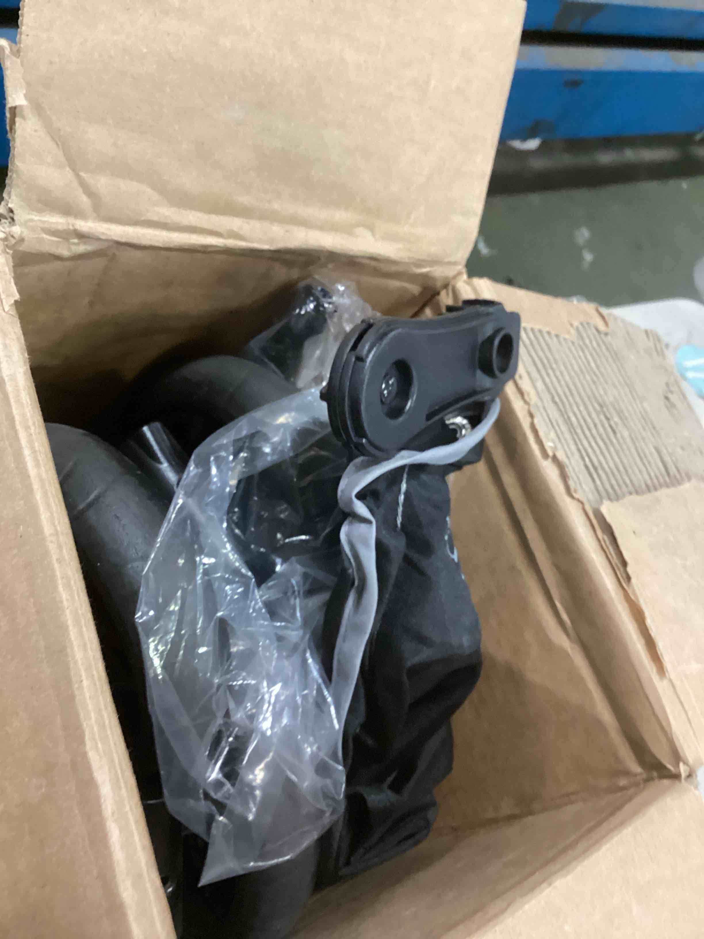 https://s3.amazonaws.com/lotting-images-prod/bidfta/PPE2300696_1745242320186.jpeg