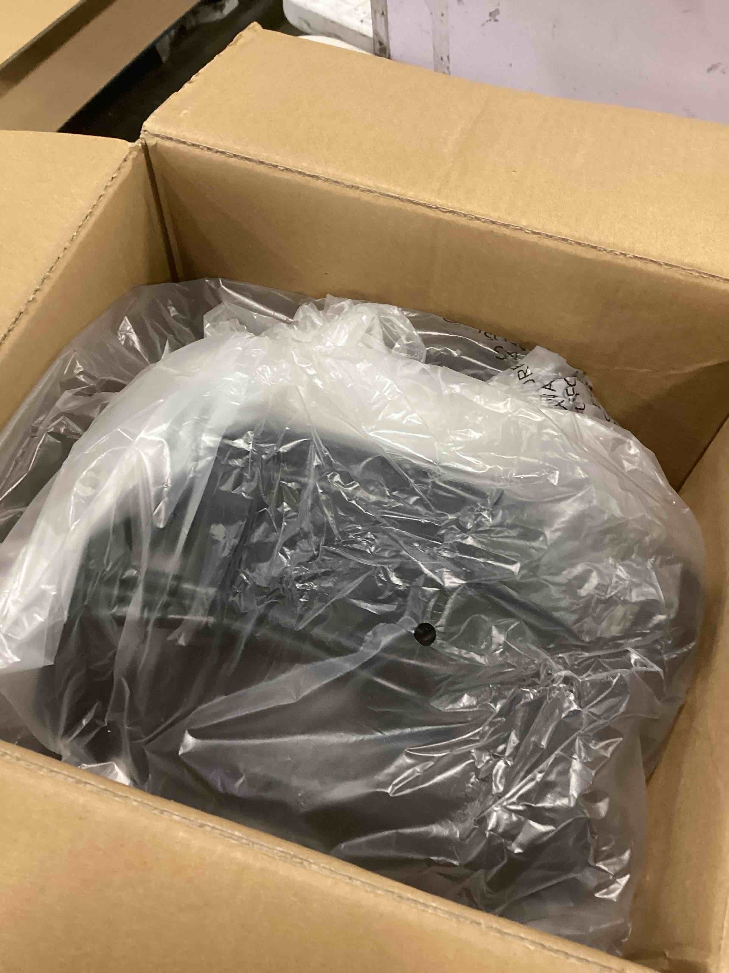 https://s3.amazonaws.com/lotting-images-prod/bidfta/PPE2300713_1745245359426.jpeg