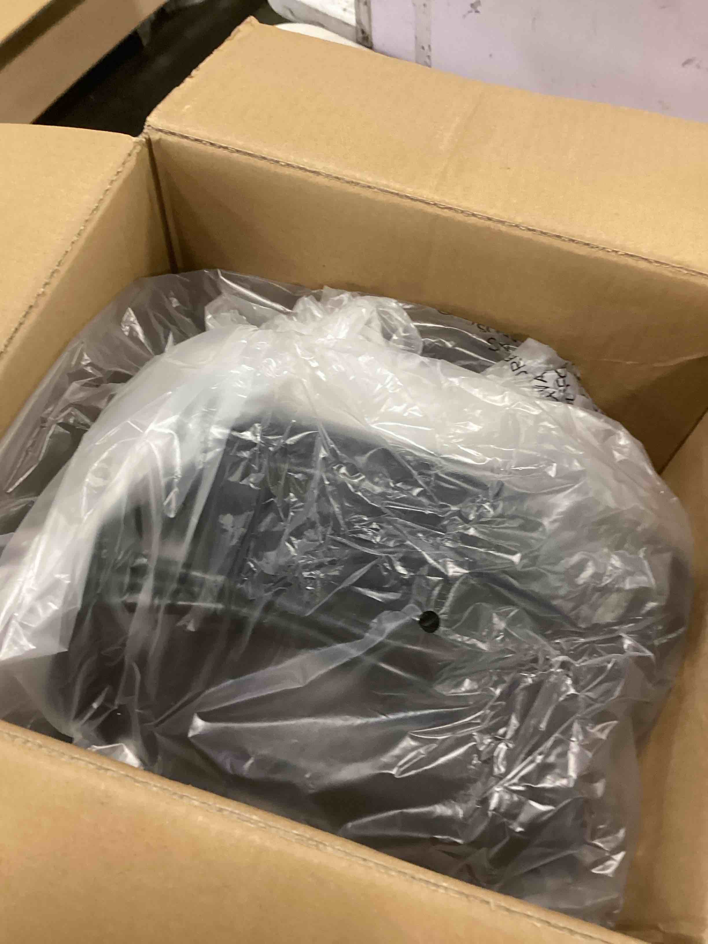 https://s3.amazonaws.com/lotting-images-prod/bidfta/PPE2300713_1745245360170.jpeg