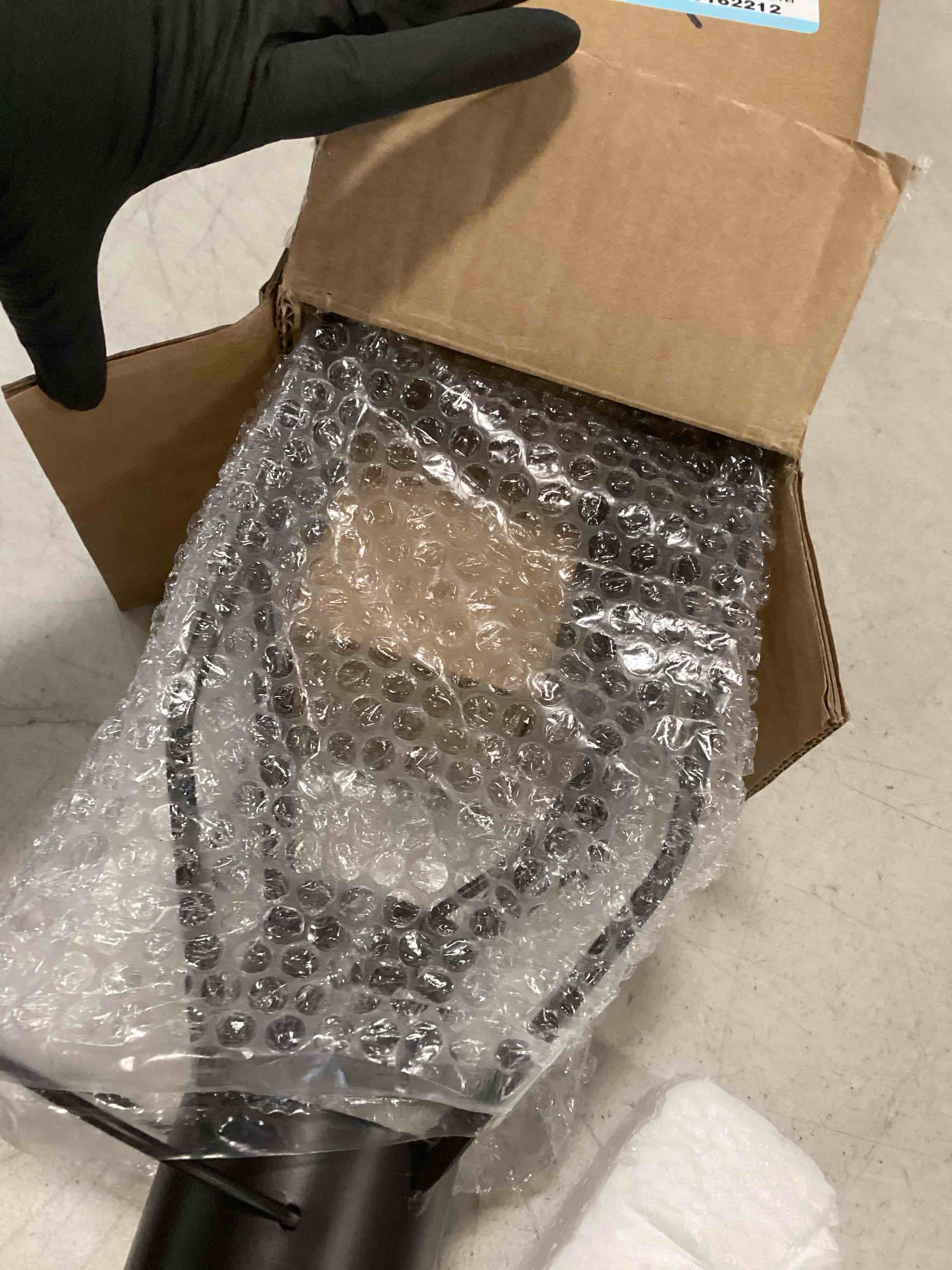 https://s3.amazonaws.com/lotting-images-prod/bidfta/PPE2300751_1745248923824.jpeg